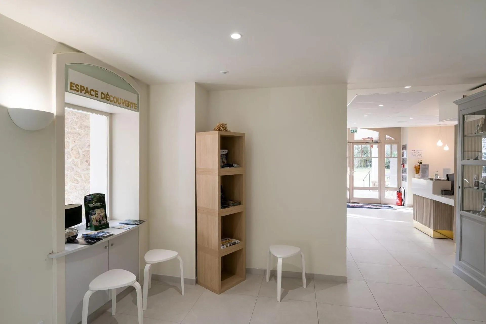Lobby or reception in Hôtel Miléade Les Pléïades La Baule