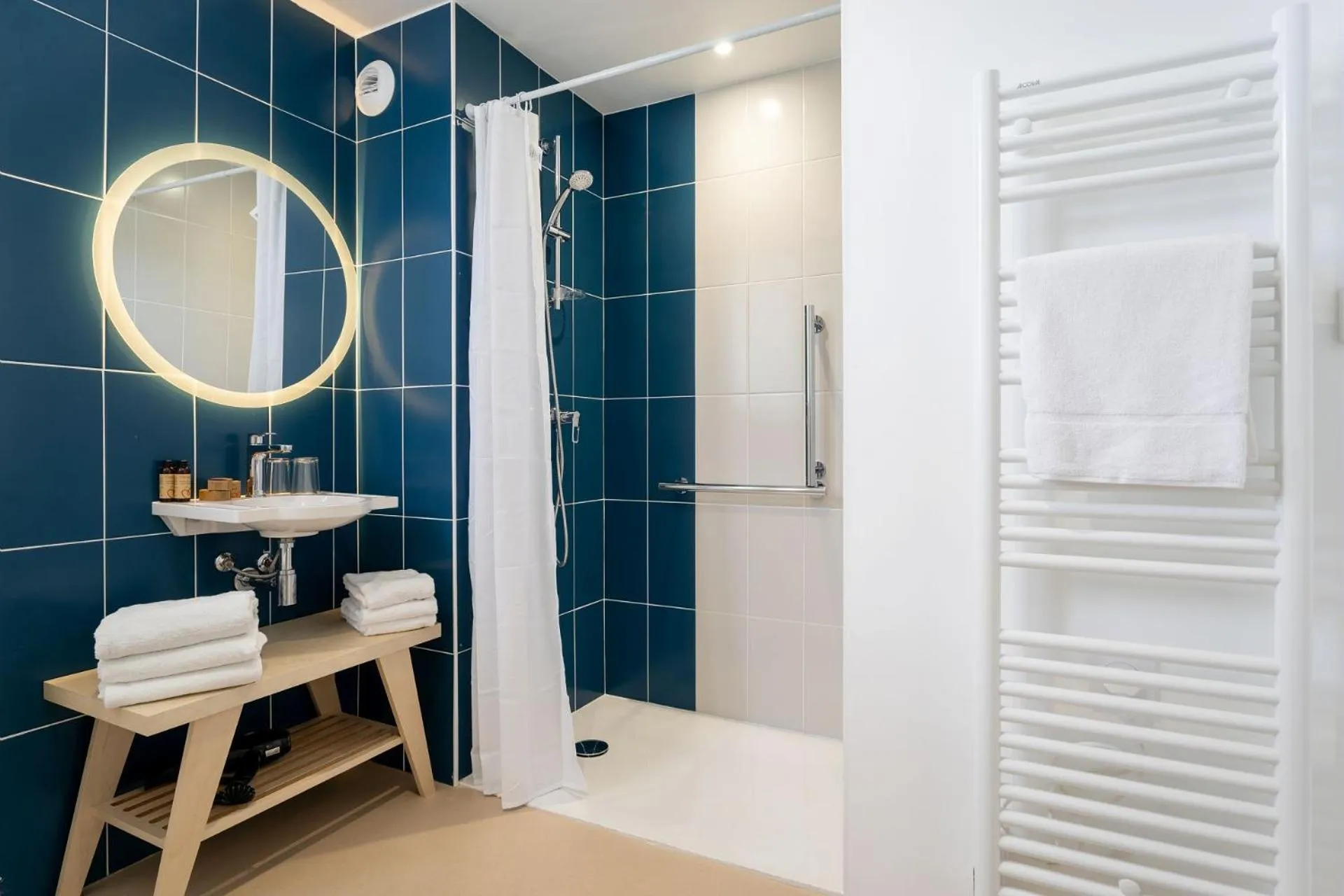 Bathroom in Hôtel Miléade Les Pléïades La Baule