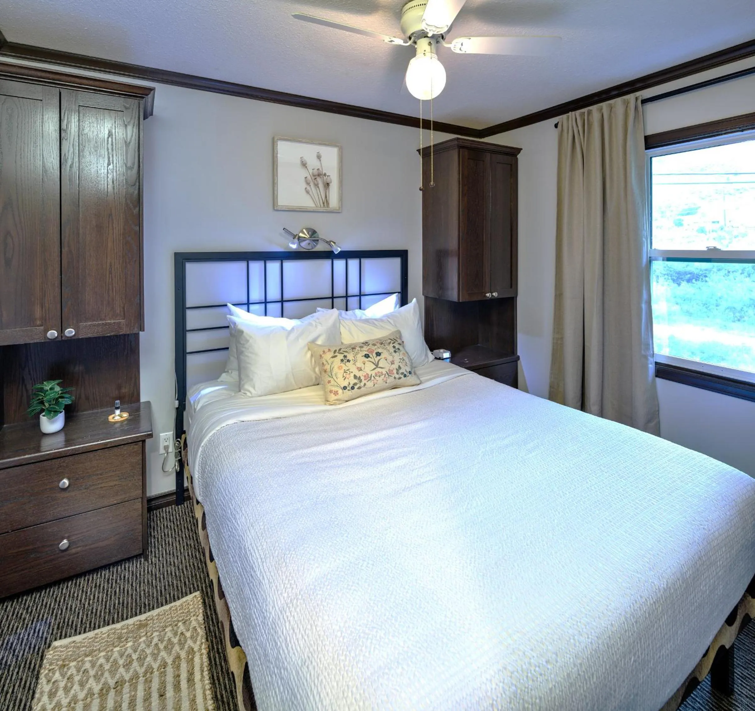 Bedroom, Bed in Lakeside Villa & Nordic Spa