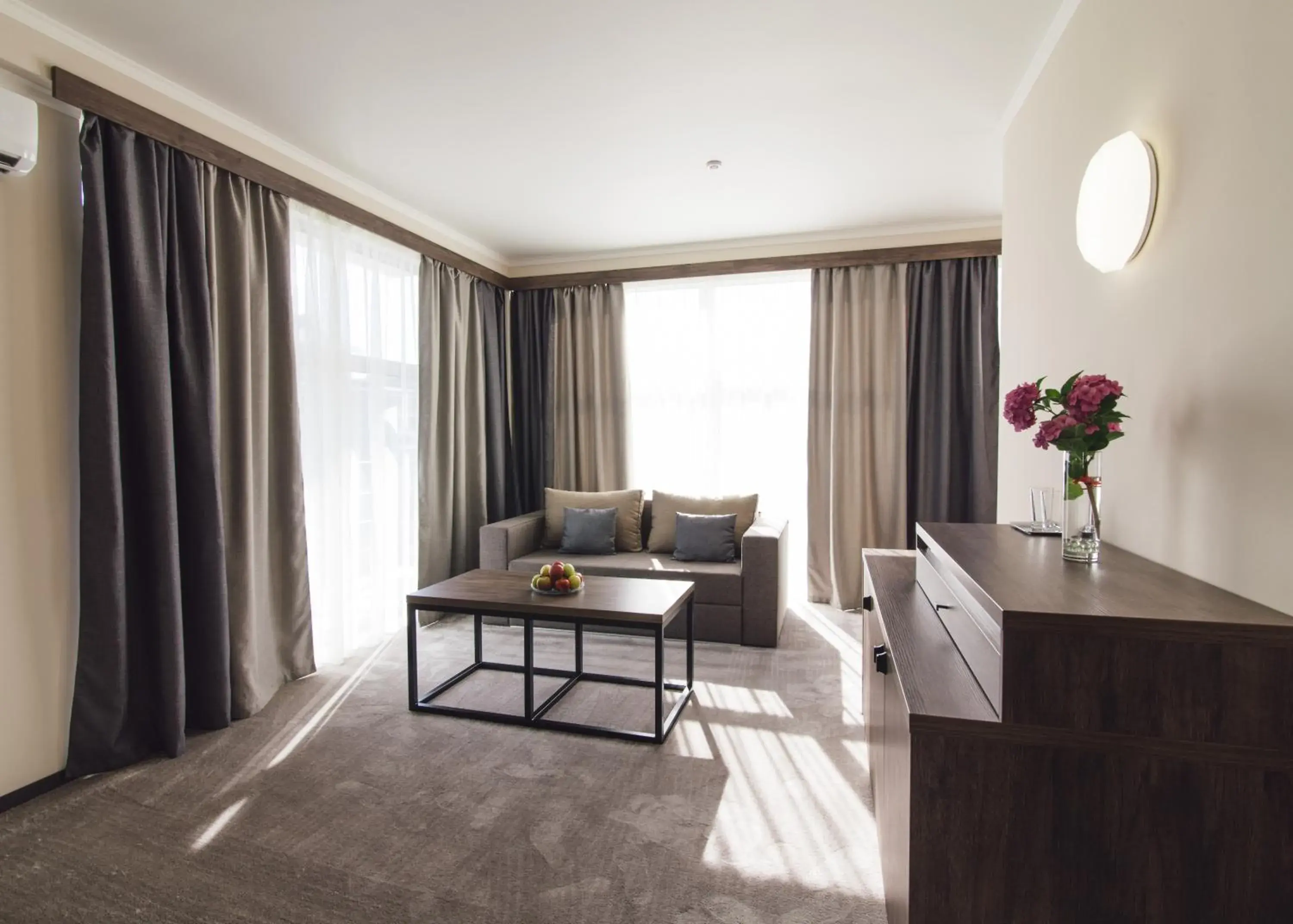 King Suite with Balcony in Zinedine Sport-Hotel King Suite with Balcony in Zinedine Sport-Hotel
