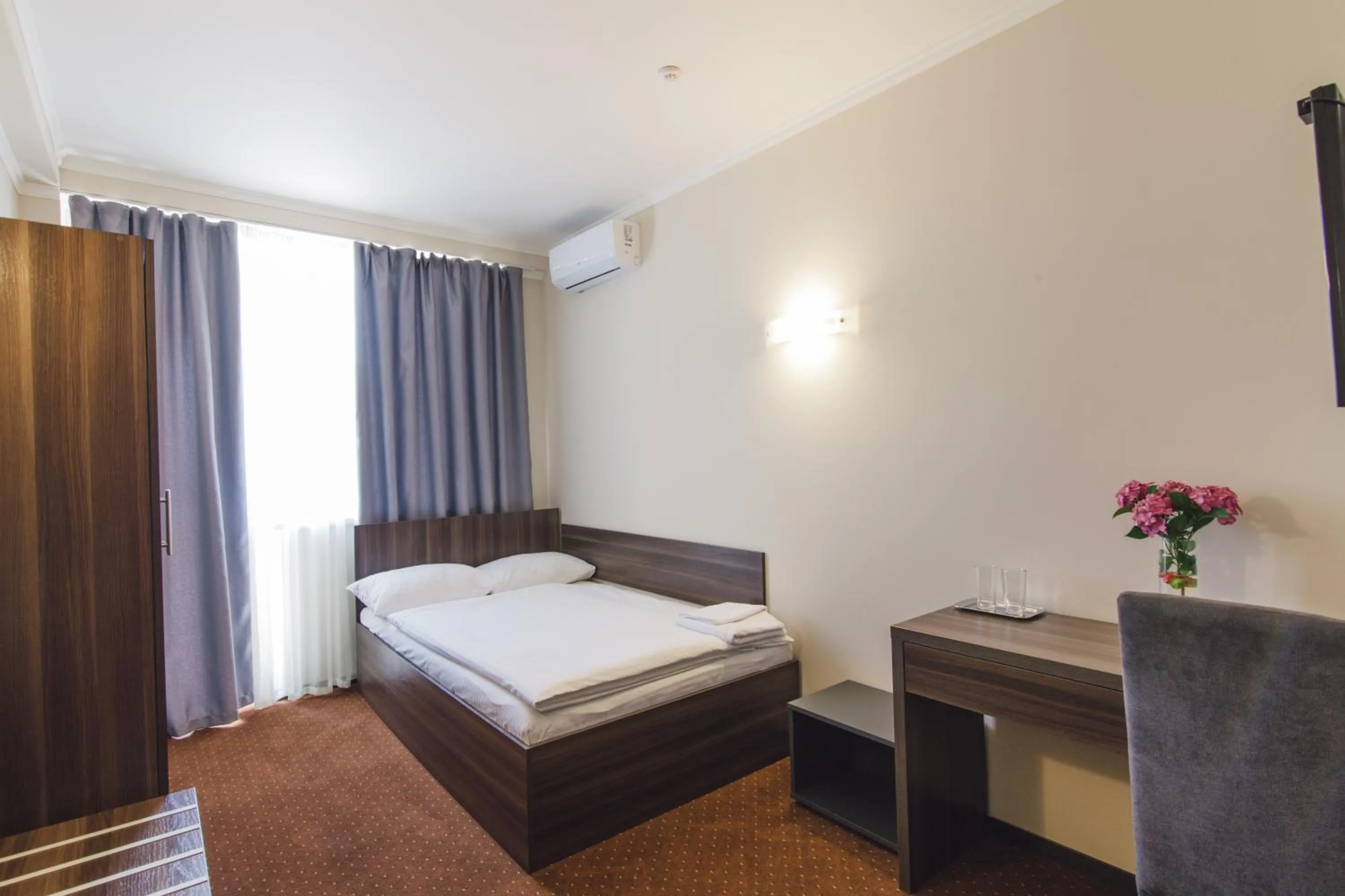 Single Room with Balcony - single occupancy in Zinedine Sport-Hotel