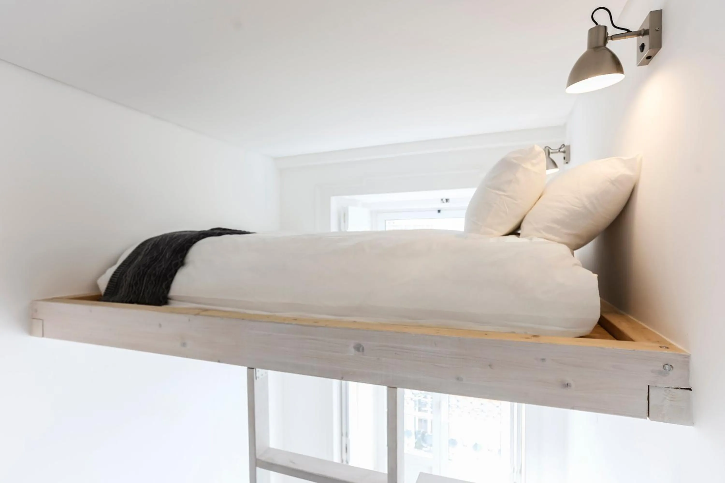 Bed in Prime Lisbon - Boavista 44