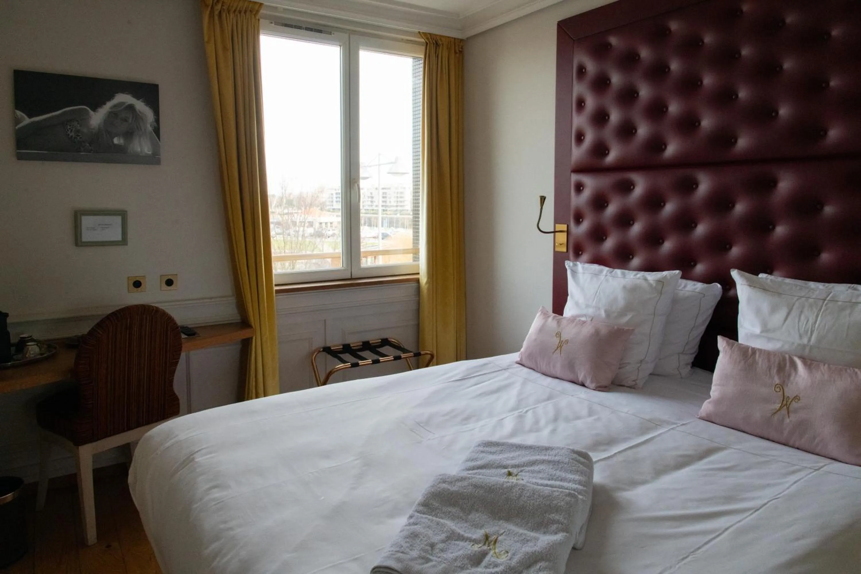 Photo of the whole room, Bed in Les chambres du Waterzooi