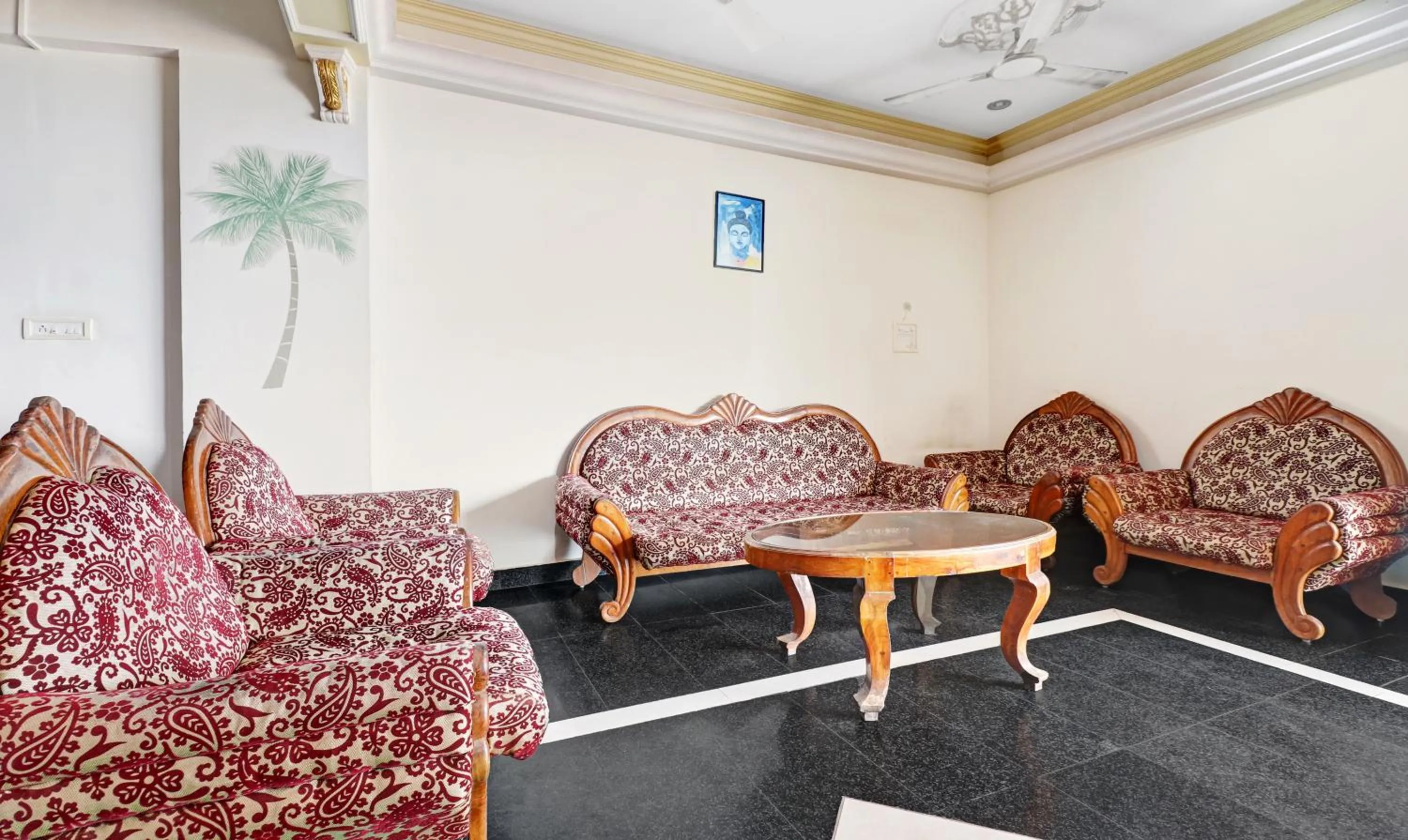 Breakfast in Itsy Hotels The Waters Edge Beach Resort