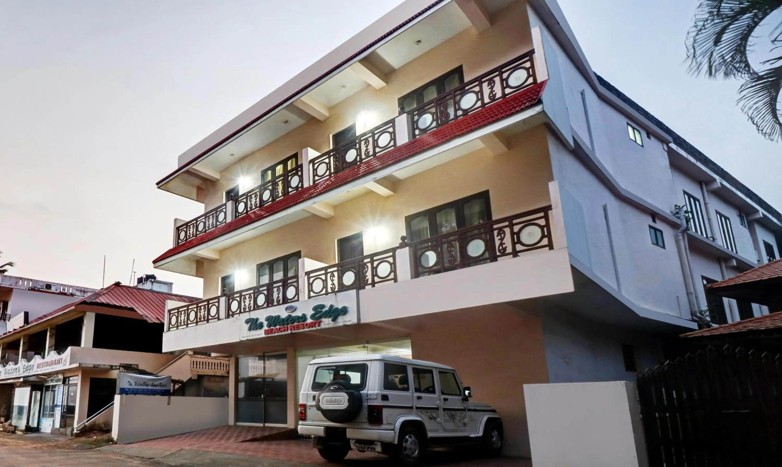 Property building in Itsy Hotels The Waters Edge Beach Resort