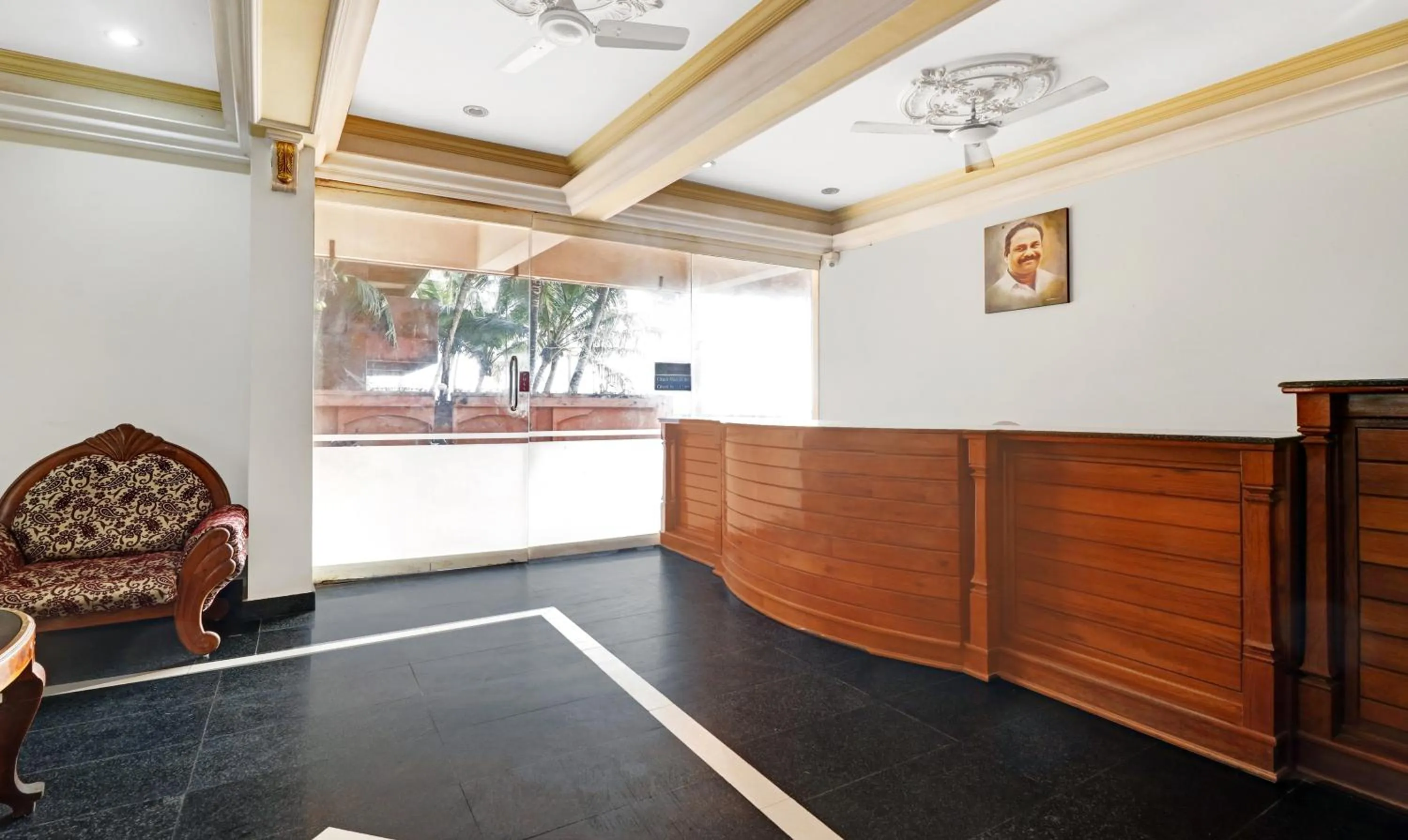 Lobby or reception in Itsy Hotels The Waters Edge Beach Resort