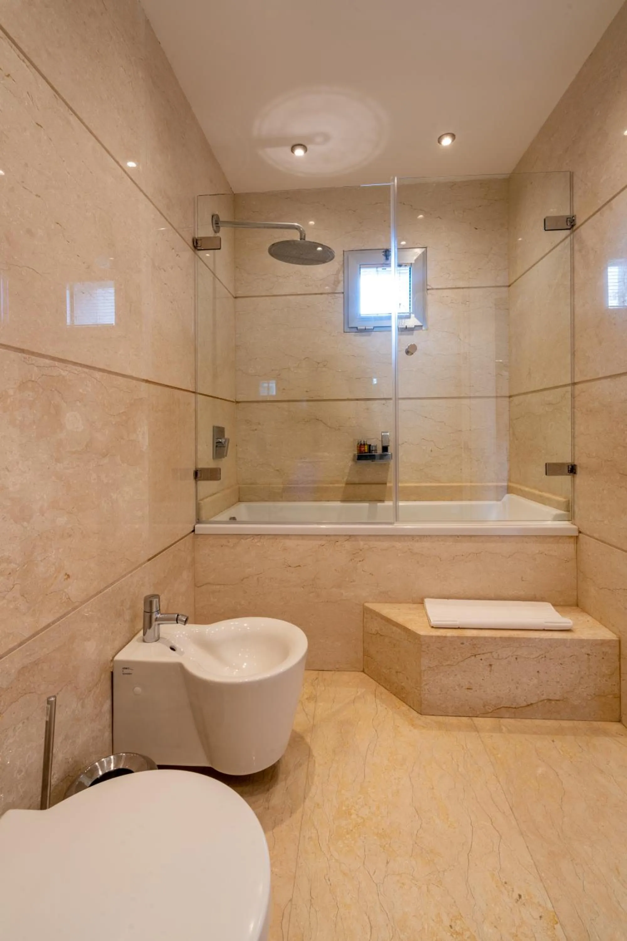 Bath in Casa dell'Arte Hotel of Arts & Leisure