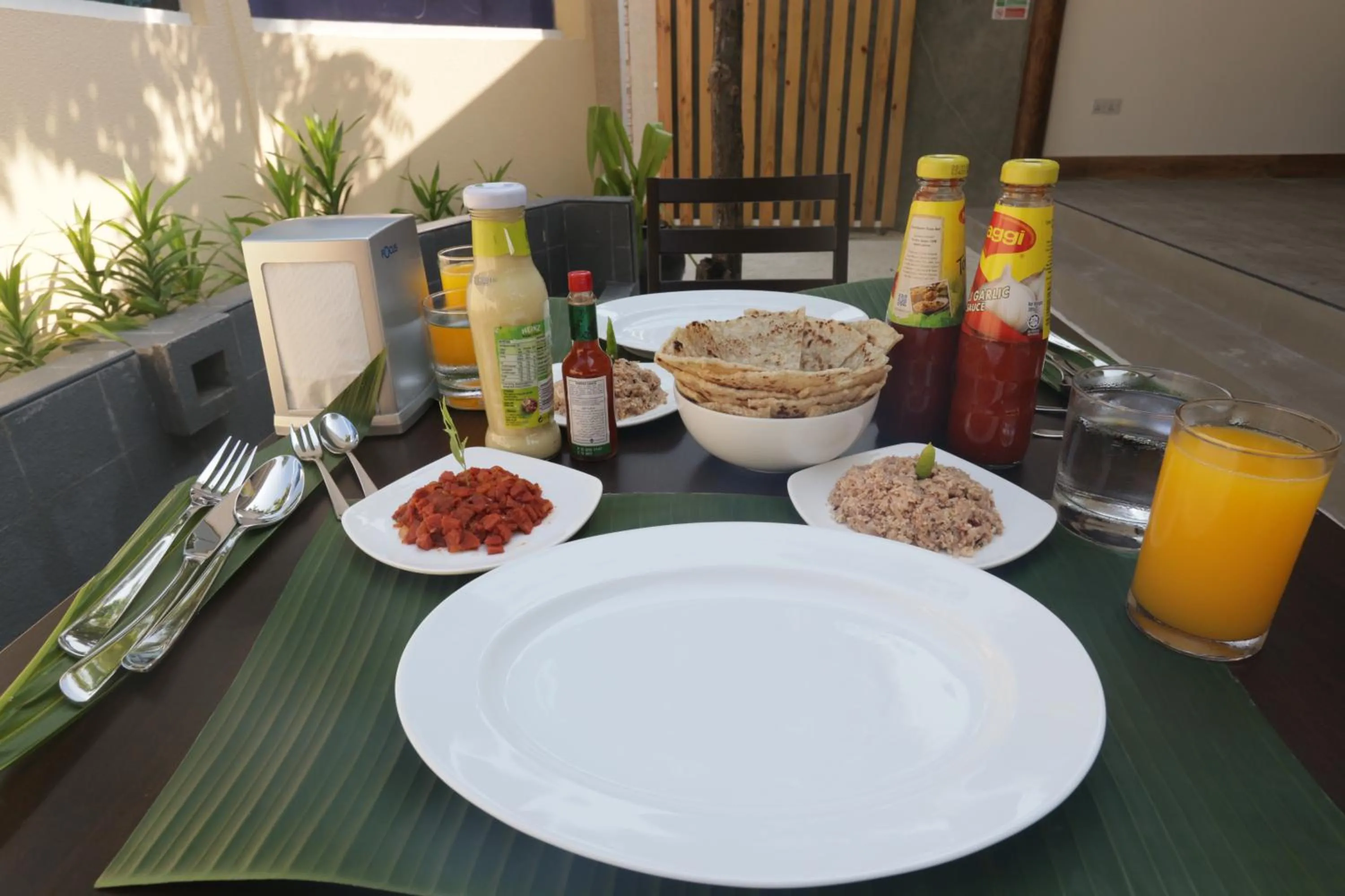 Breakfast in Scuba Inn