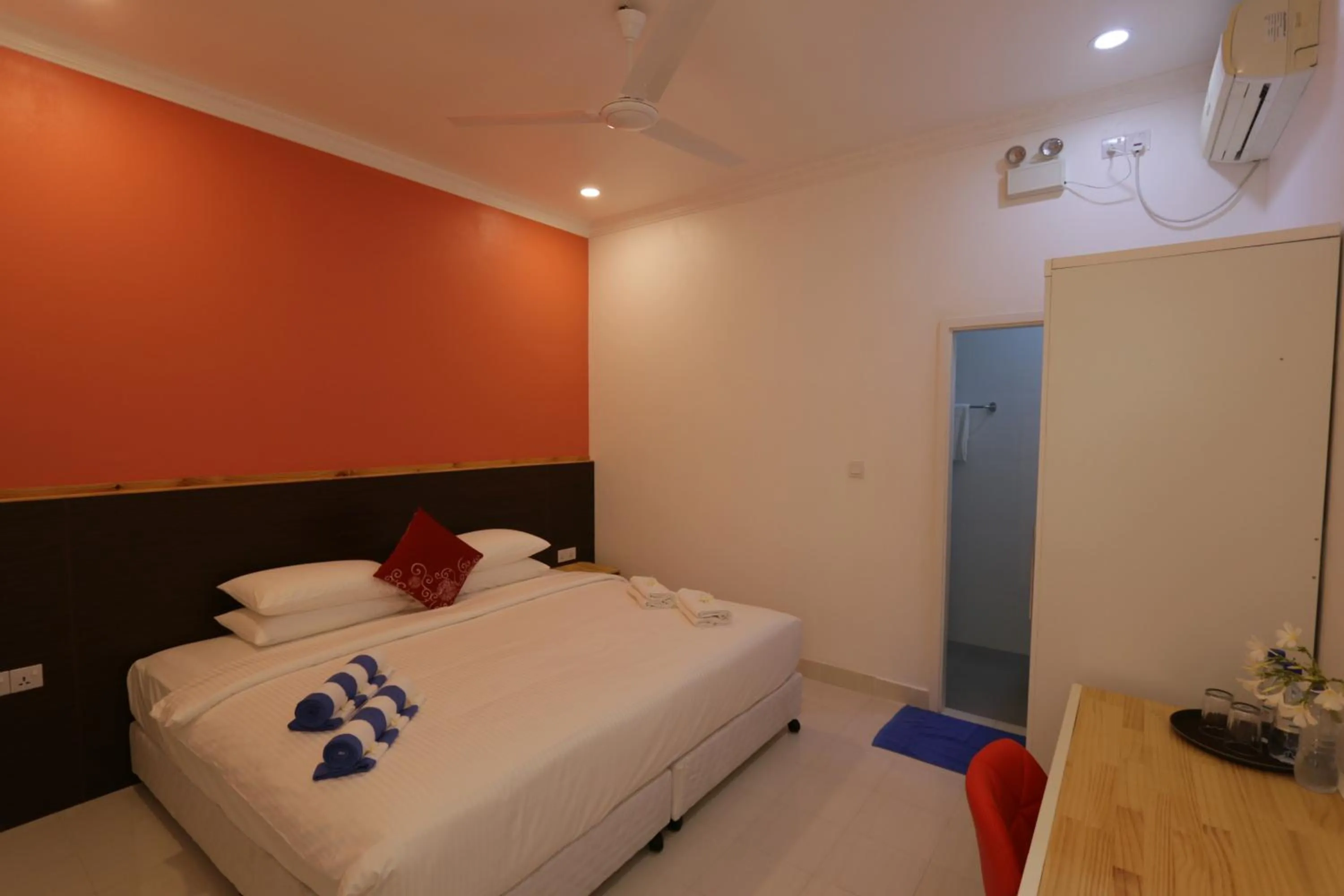 Bedroom in Scuba Inn