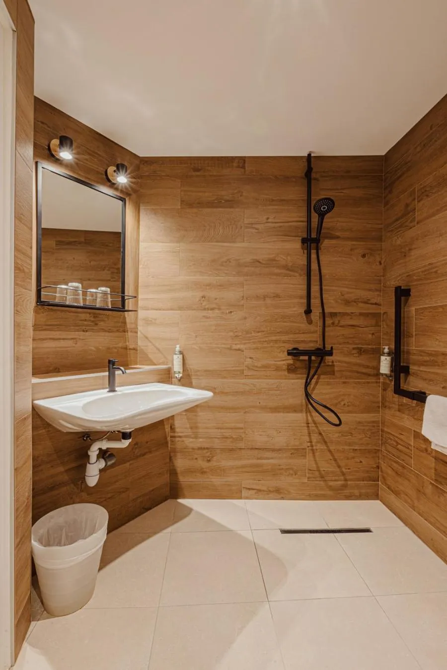 Bathroom in Hotelo Lyon Charité