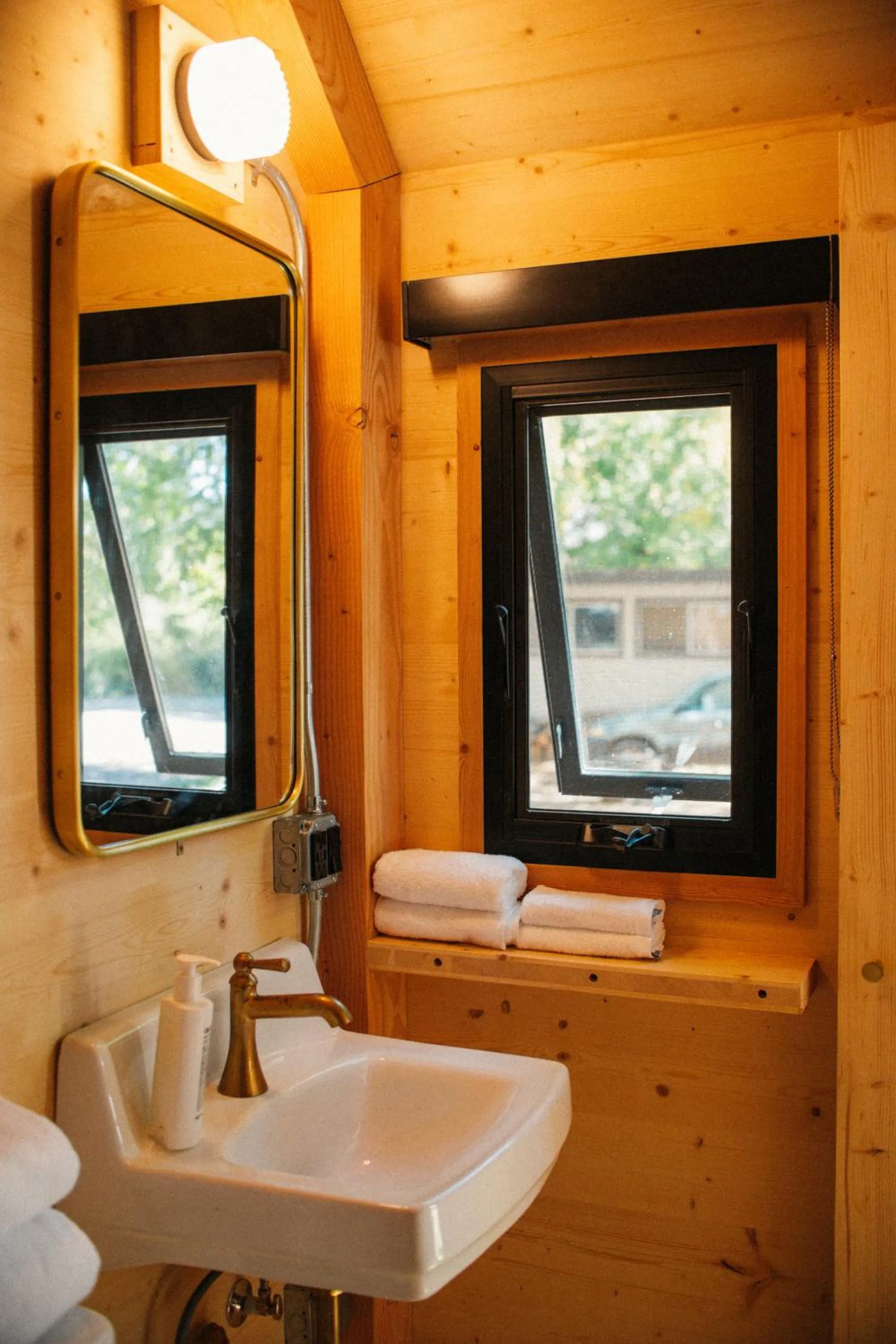 Bathroom in Johnson's Beach Cabins and Campground