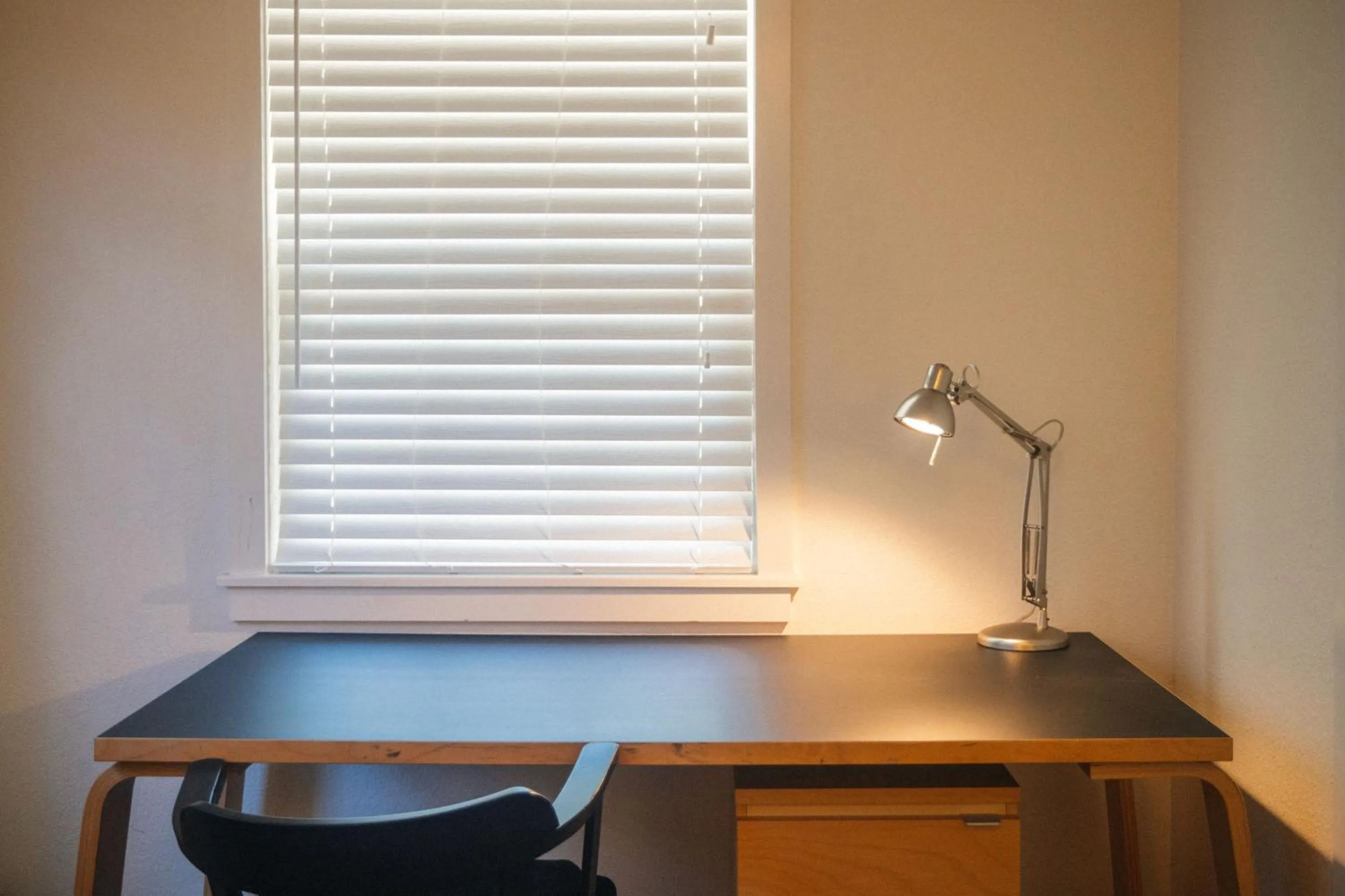 Seating area in Johnson's Beach Cabins and Campground