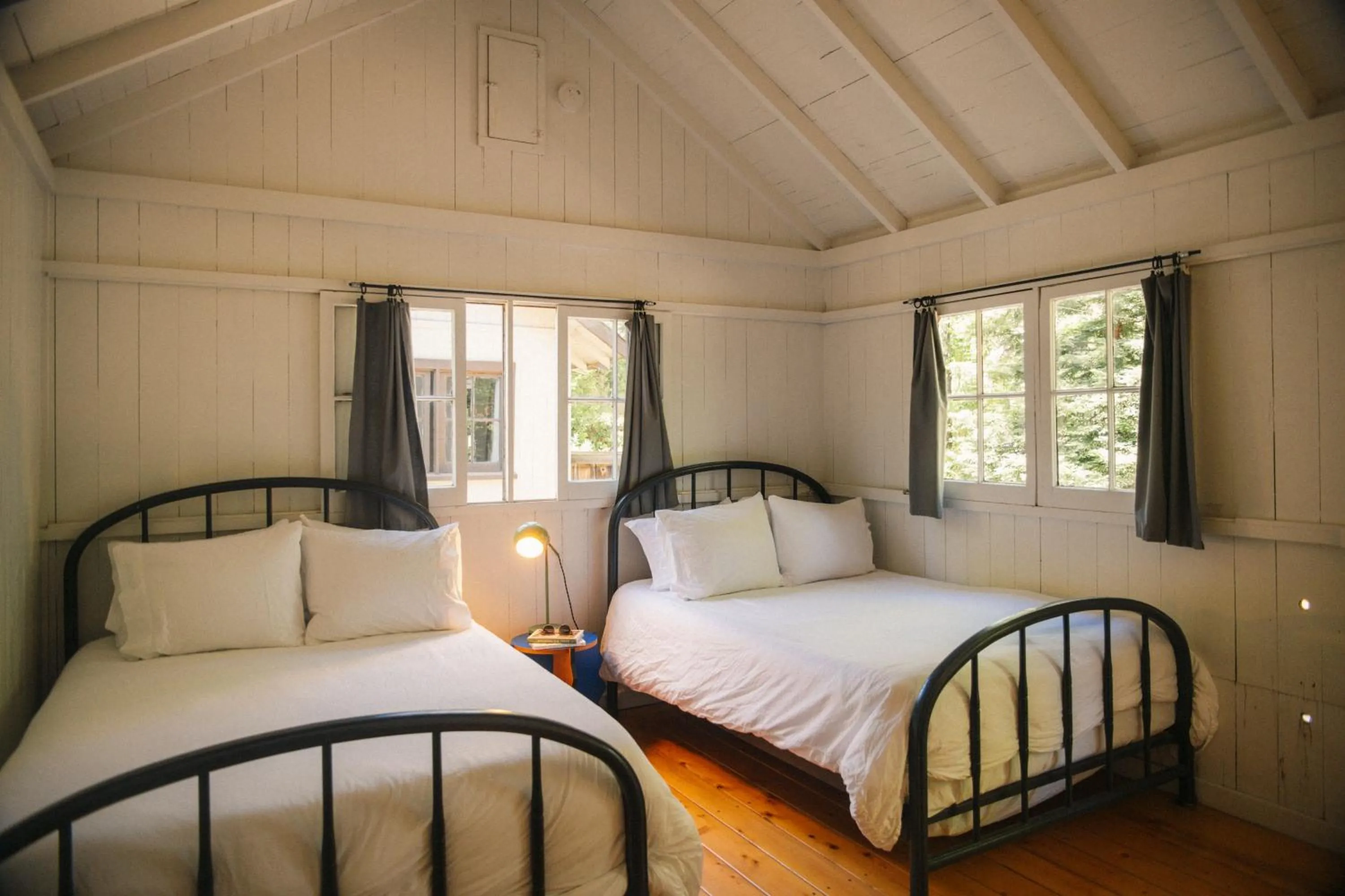 Bed in Johnson's Beach Cabins and Campground