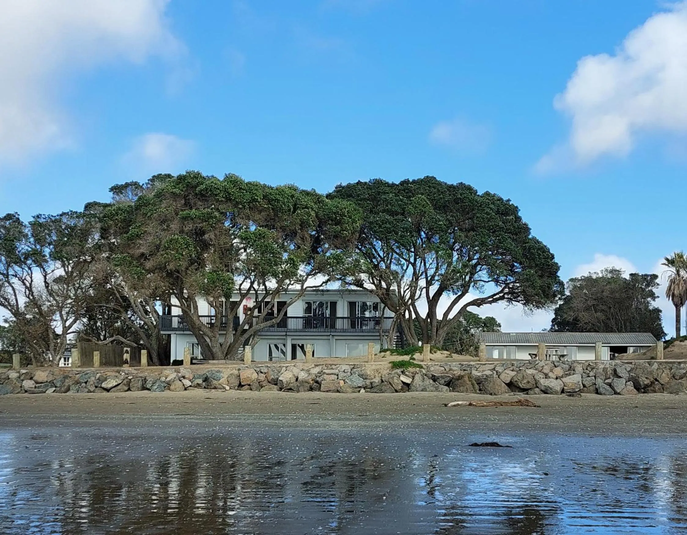 Property building in Edgewater Motel