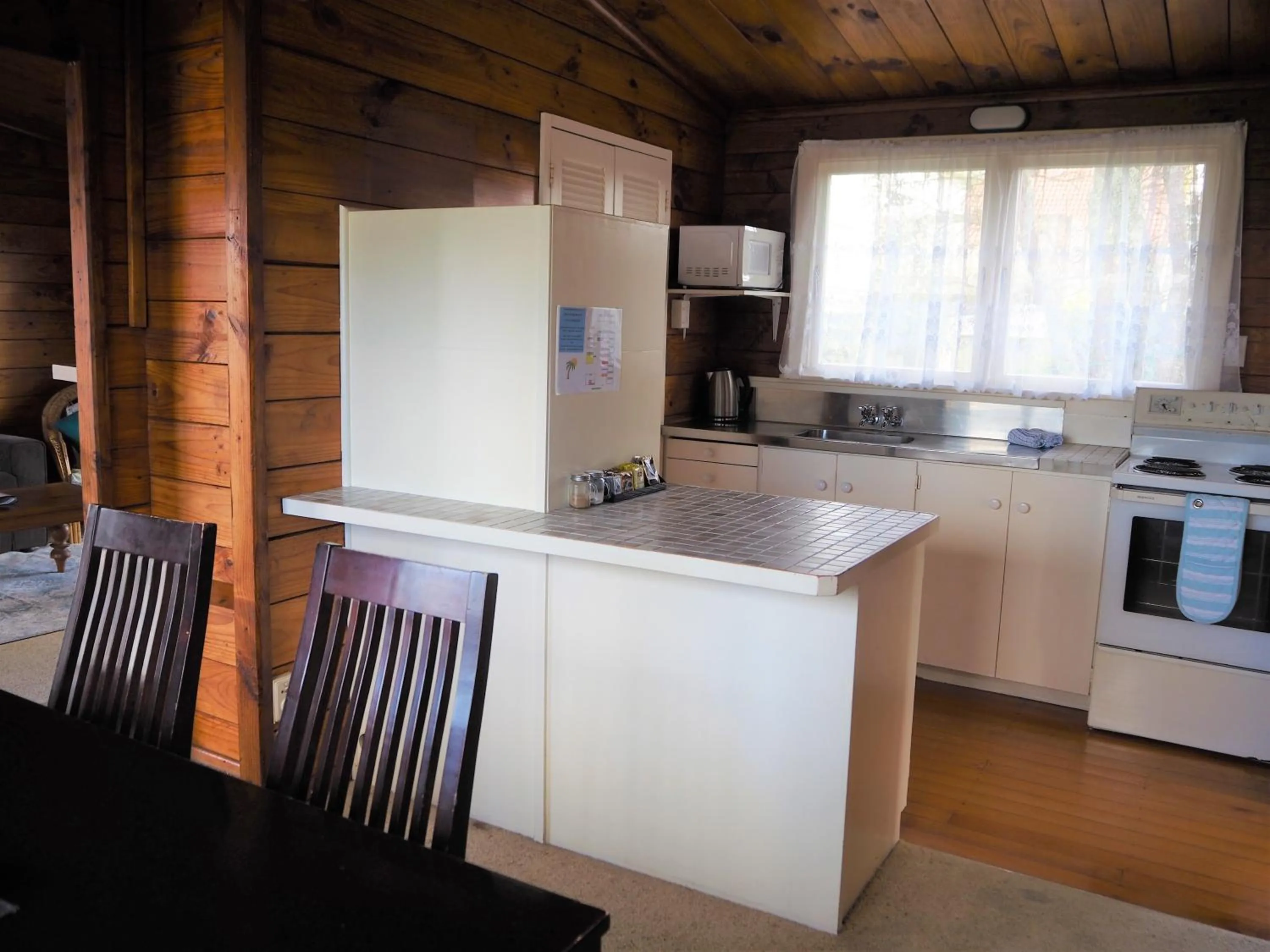 kitchen in Edgewater Motel