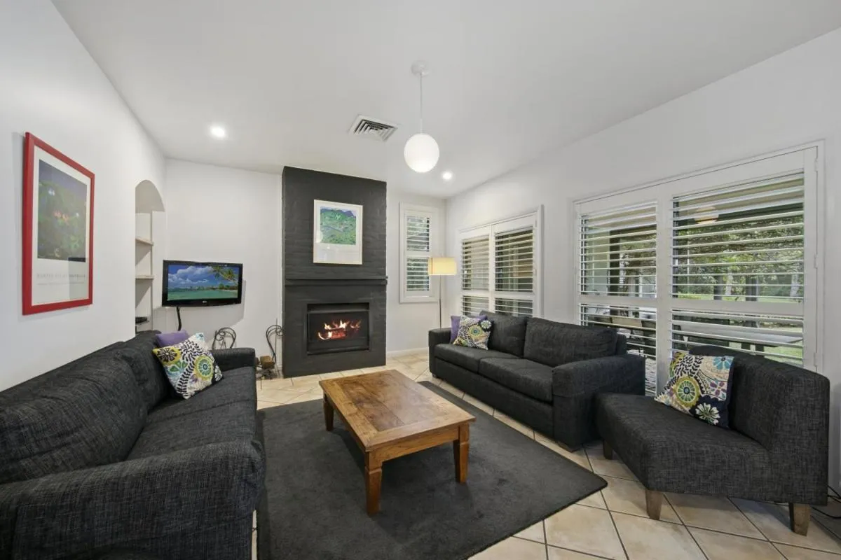 Chapel House- 3 Bedroom in The Woods Pokolbin