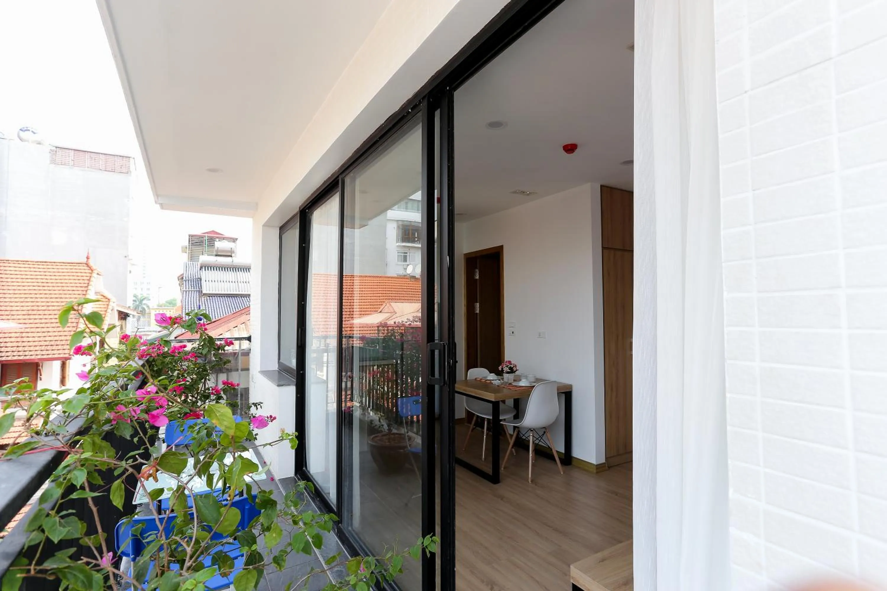 Balcony/Terrace in Quiet Hoang Quoc Viet Hotel & apartment