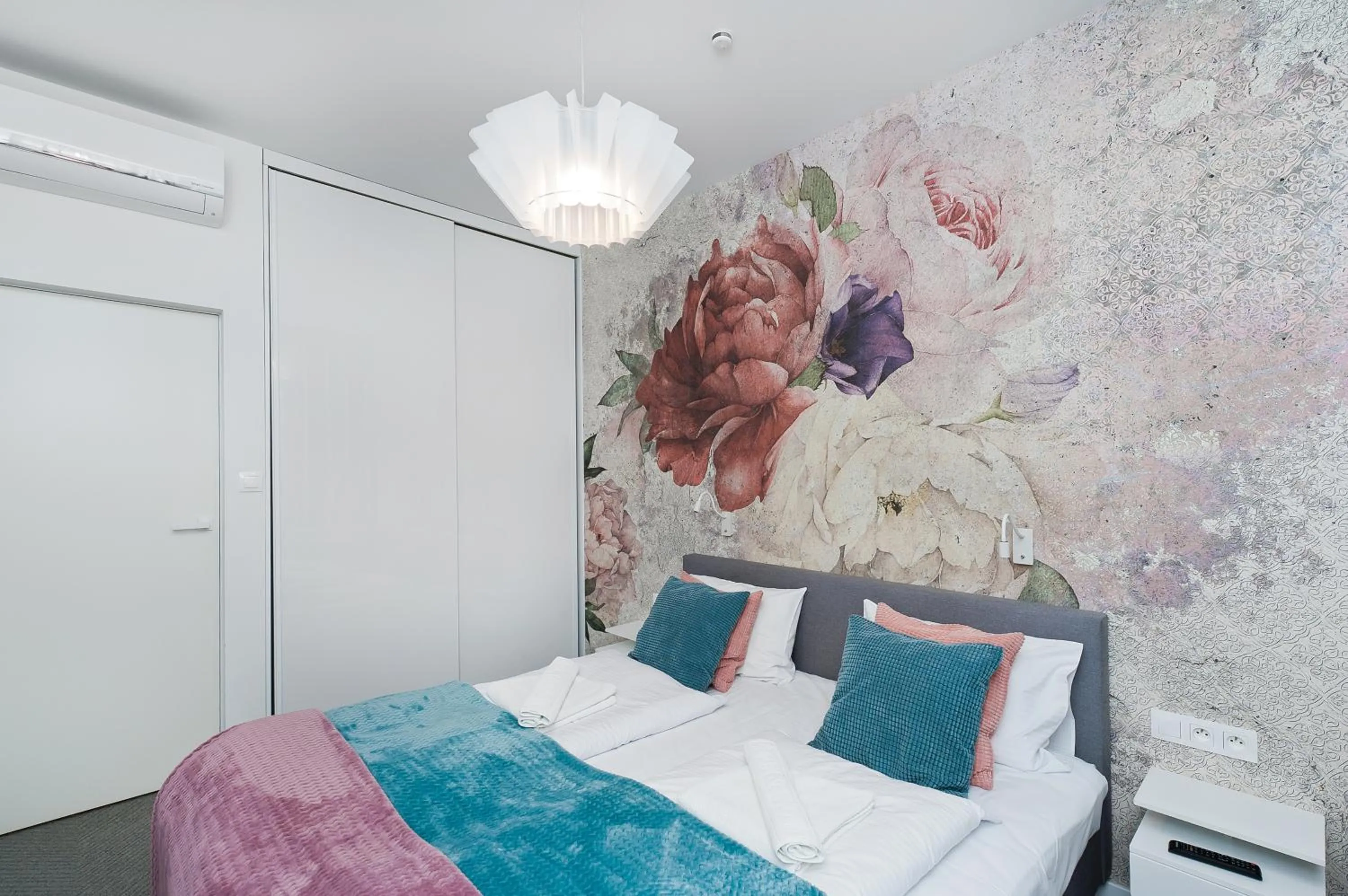 Bedroom, Bed in Premium in Novum City Center, Sun & Snow