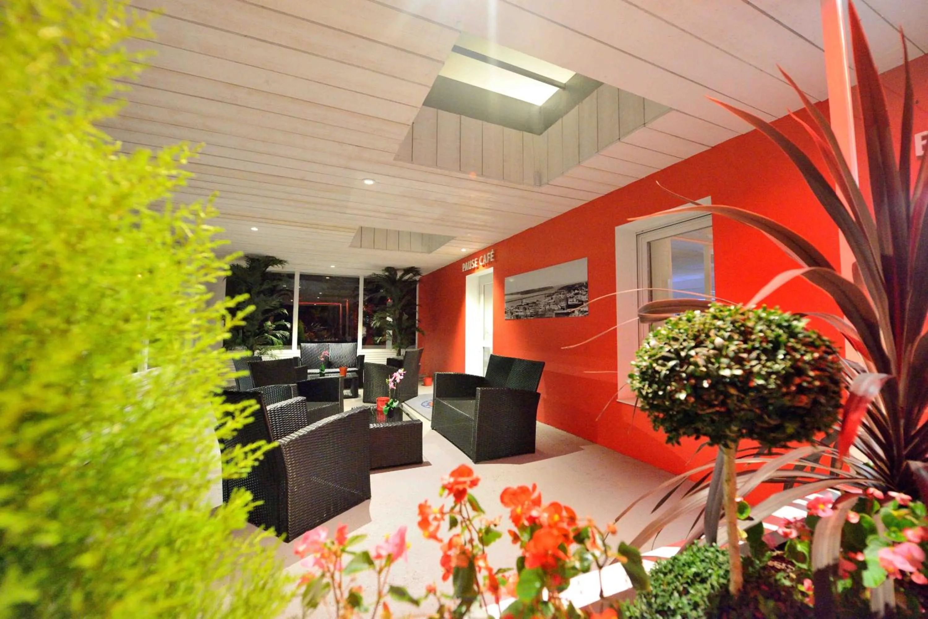 Patio in The Originals City, Hotel Loval, Brest (Inter-Hotel)