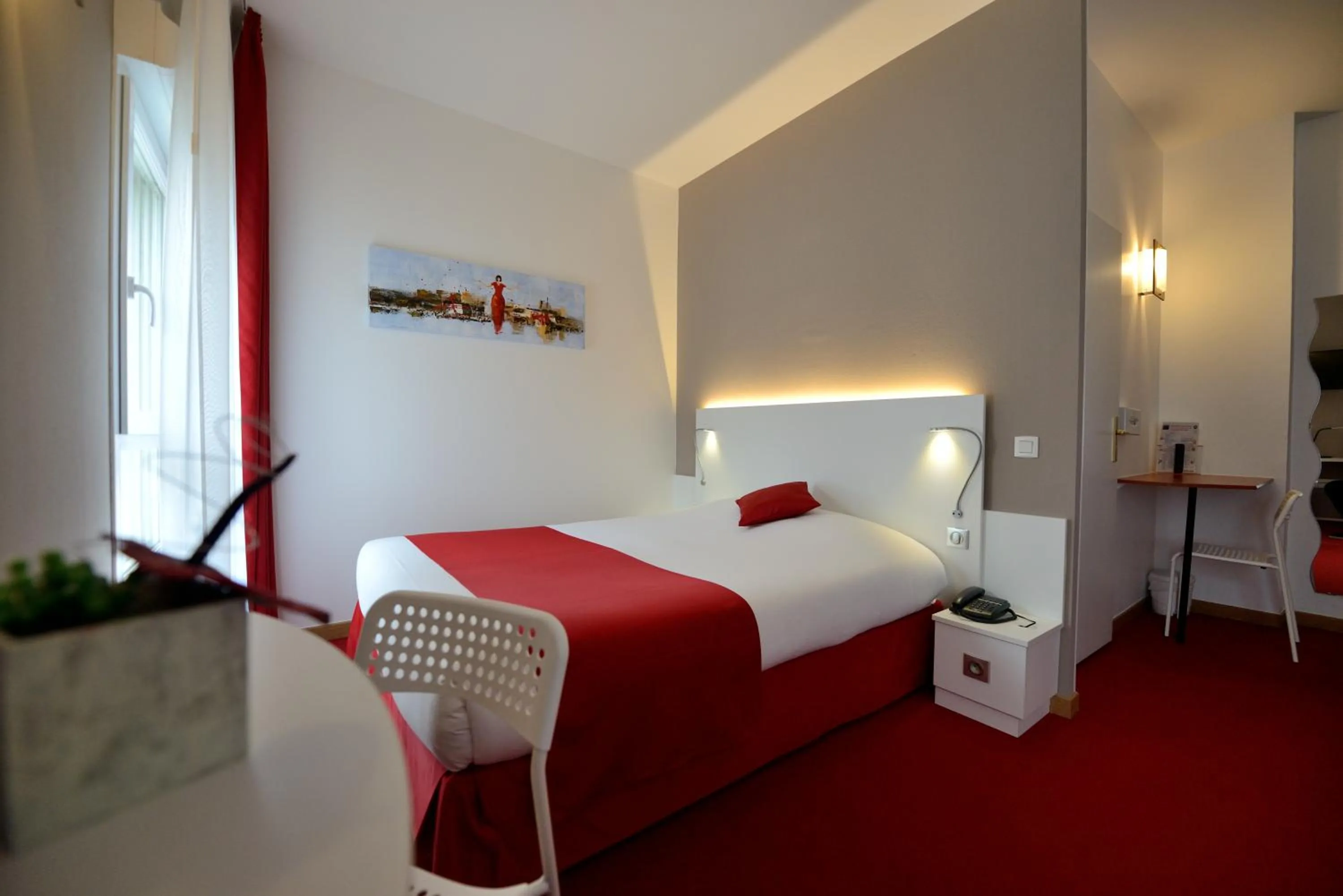 Bedroom in The Originals City, Hotel Loval, Brest (Inter-Hotel)