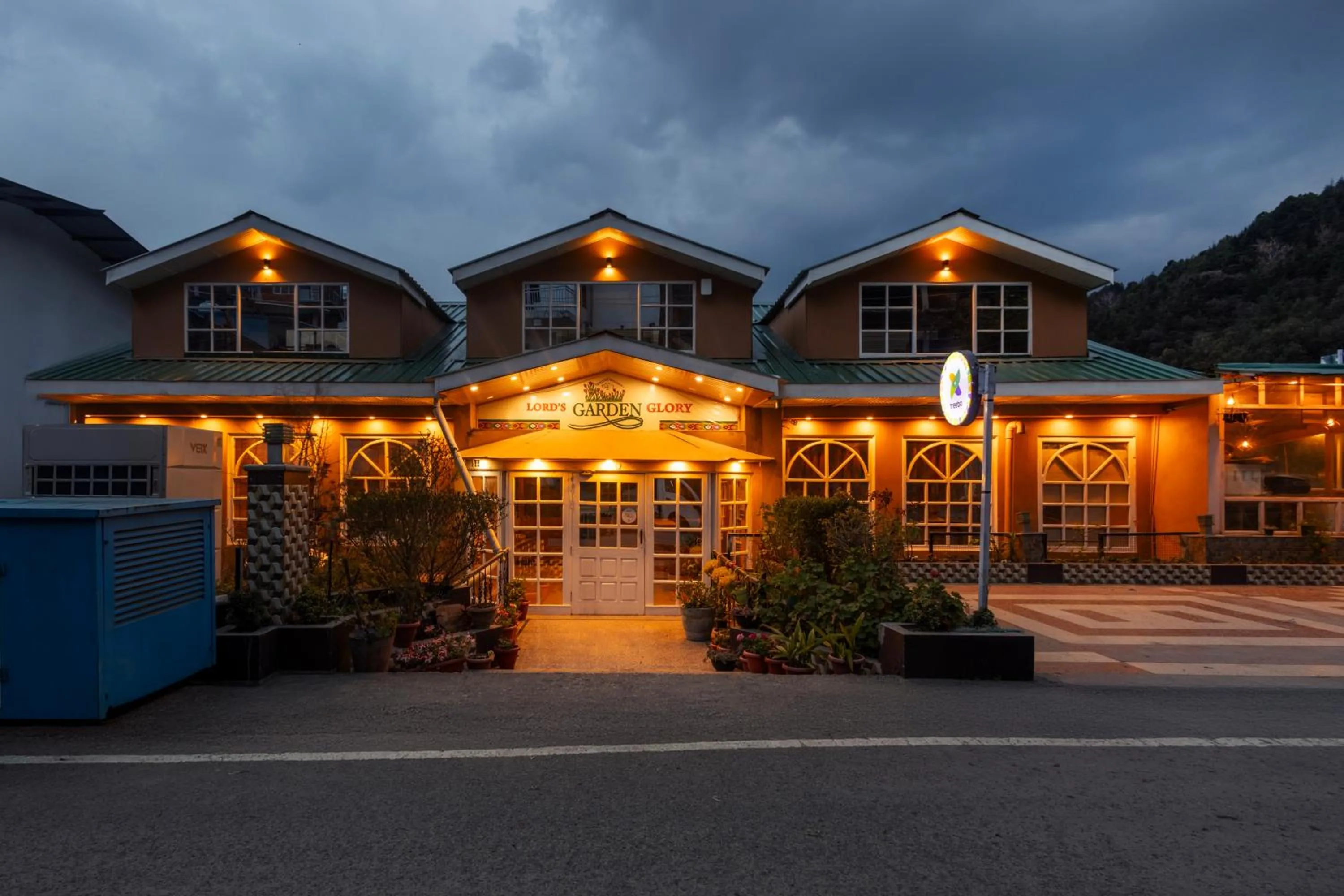 Property building in Treebo Lords Garden Glory With Centralised Heating