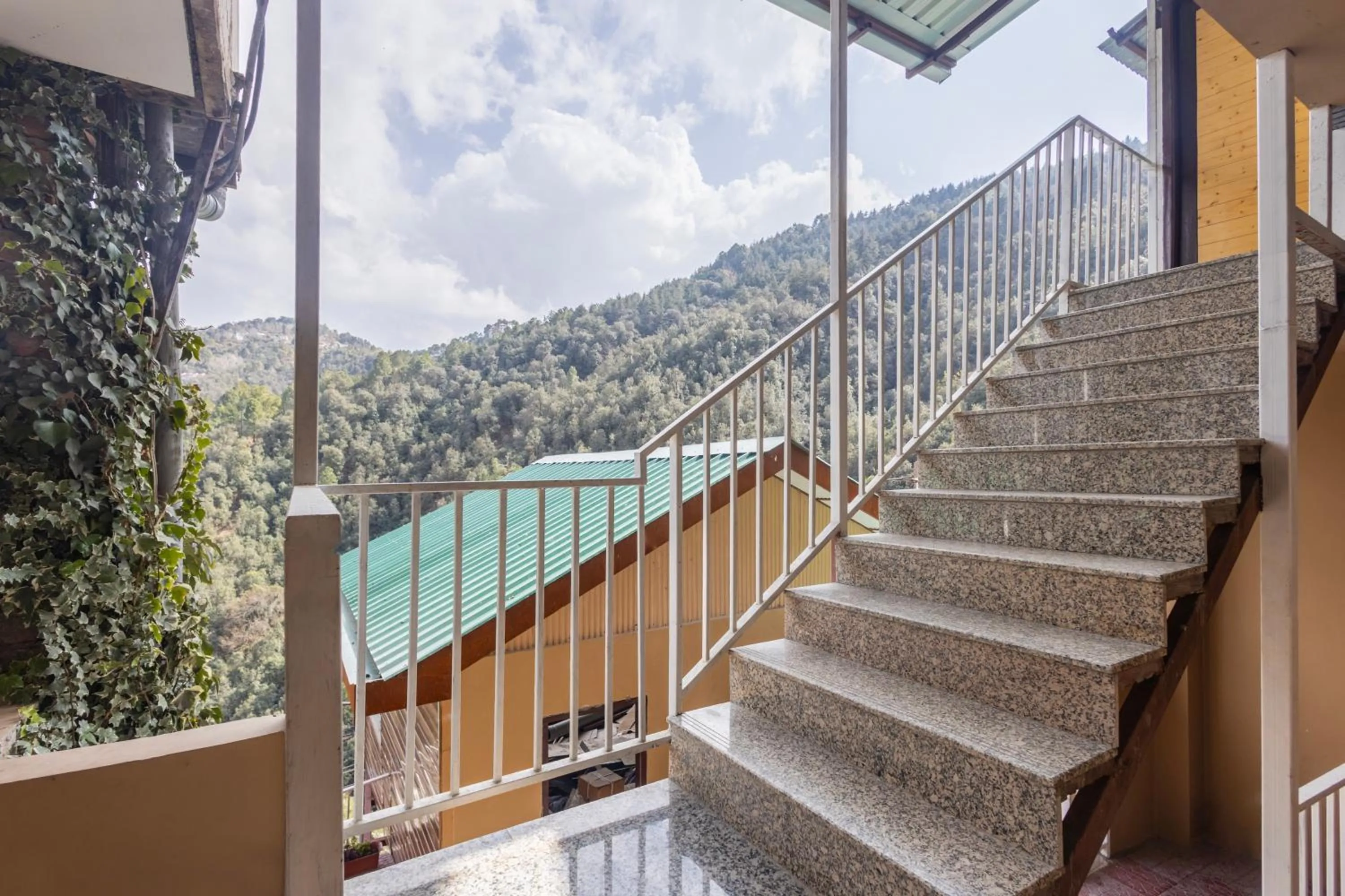 Lobby or reception in Treebo Lords Garden Glory With Centralised Heating