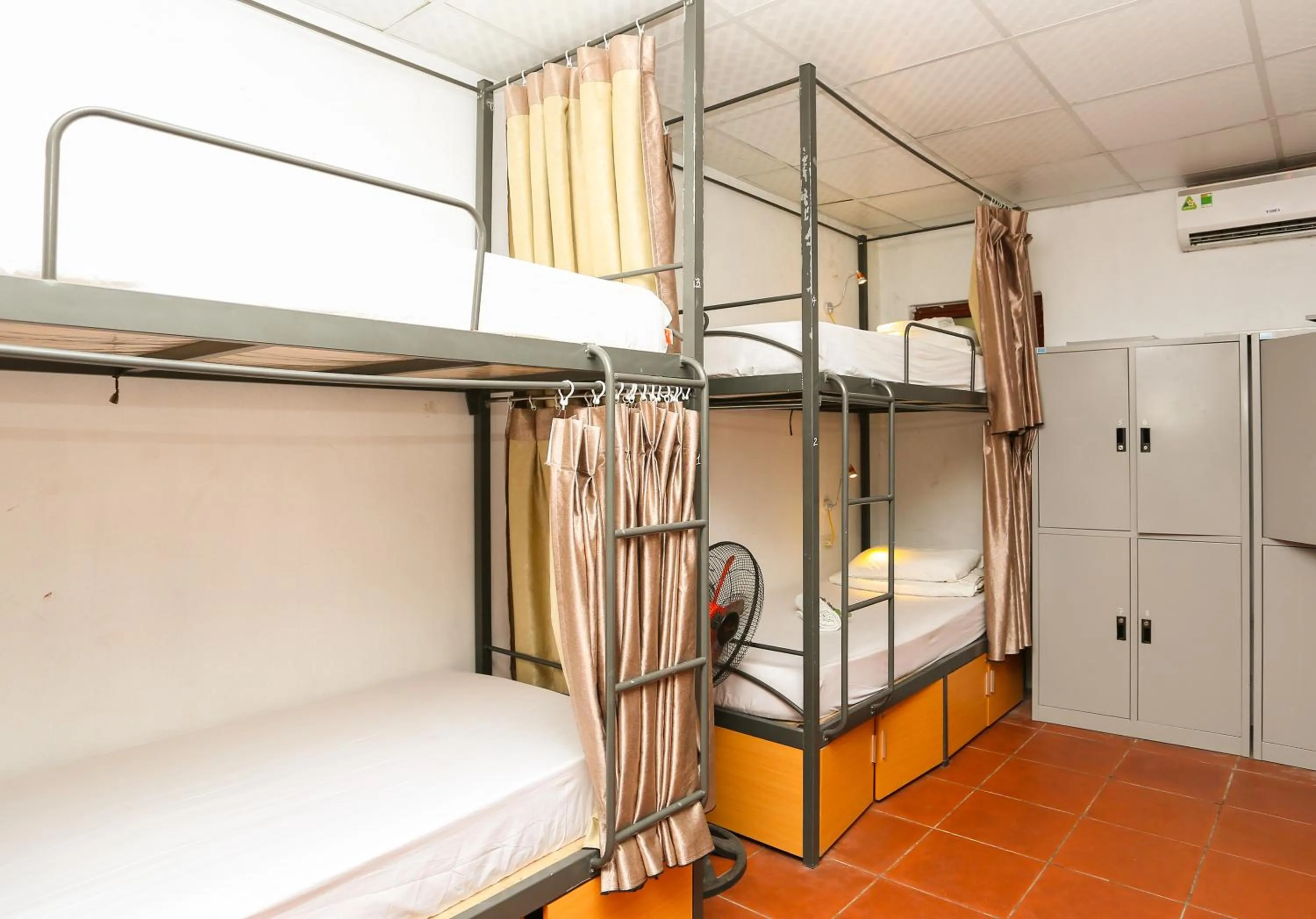 bunk bed in Quoc Khanh Bamboo Homestay