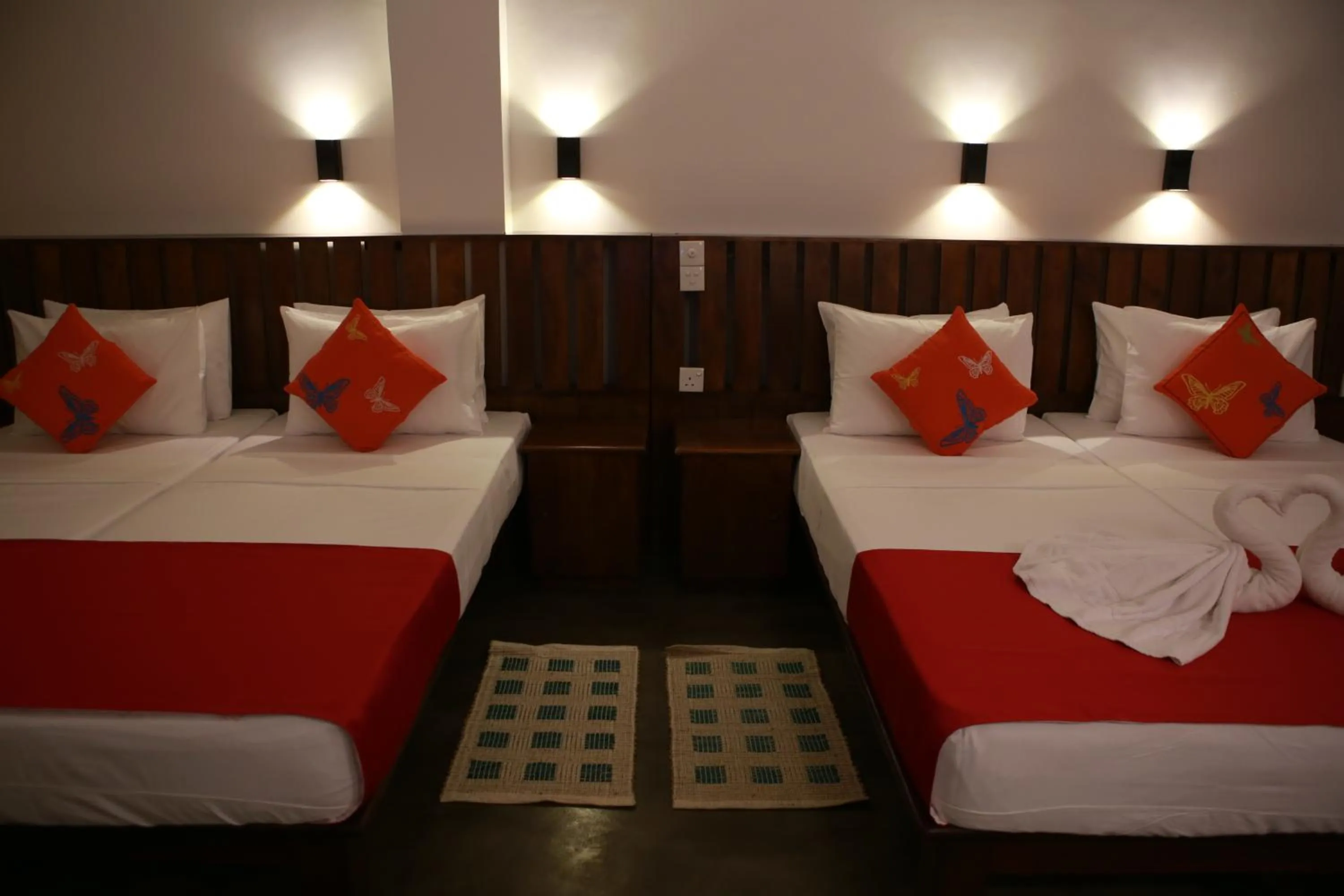 Photo of the whole room, Bed in Cozy Sea view Inn