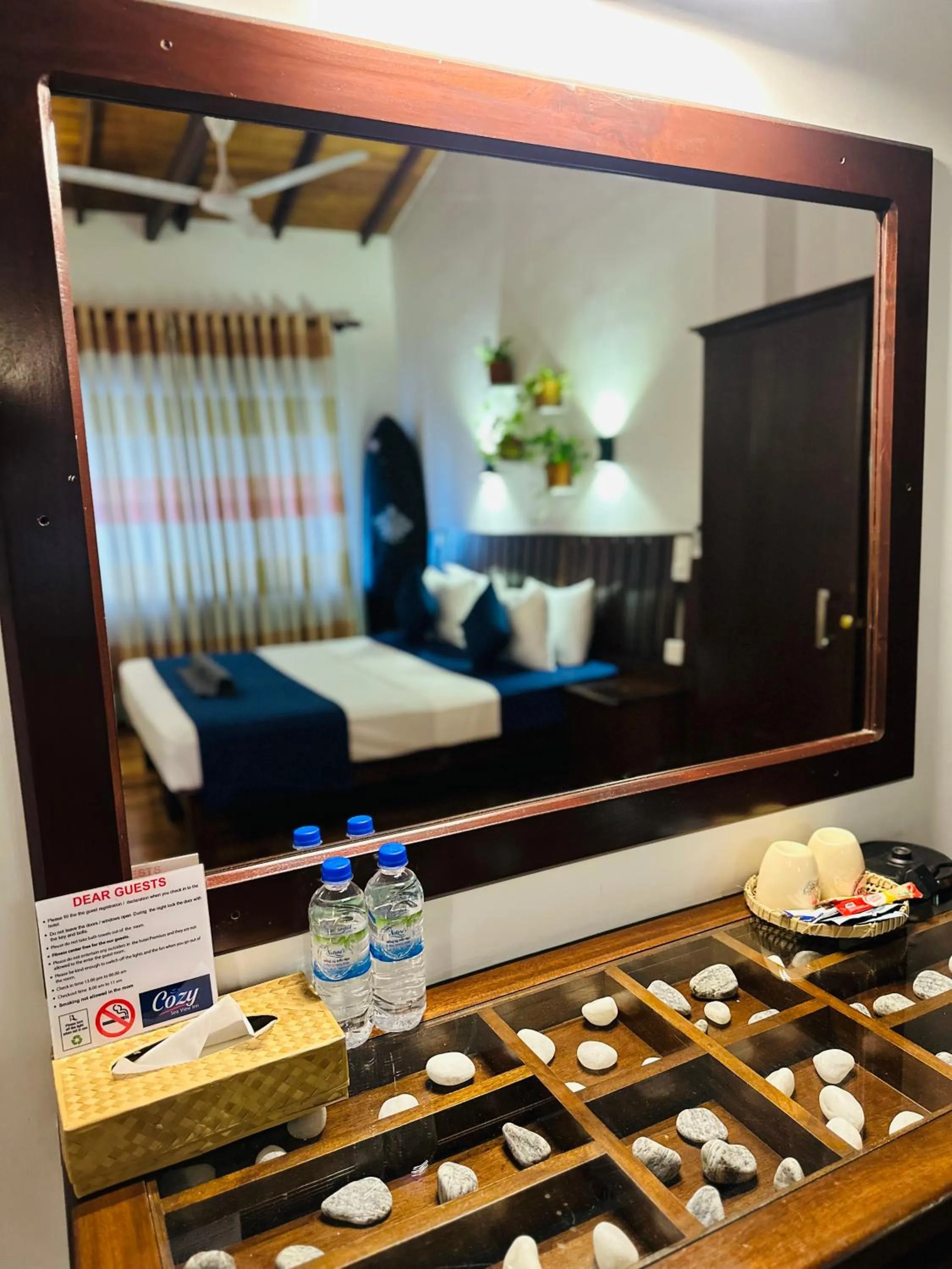 Property building, Bed in Cozy Sea view Inn