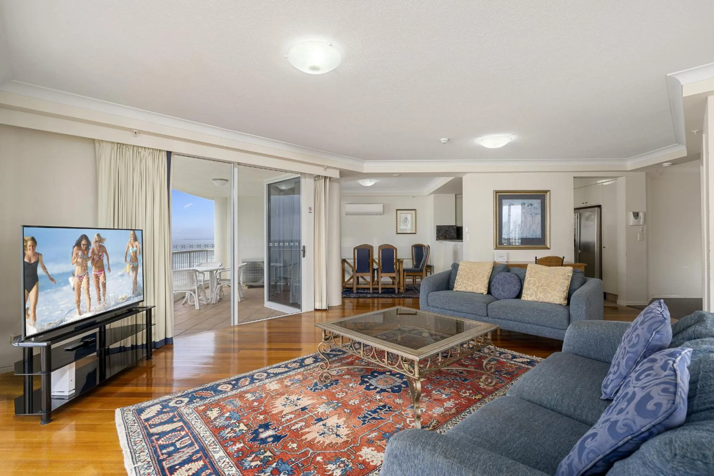 TV and multimedia in Moroccan Resort - HR Surfers Paradise