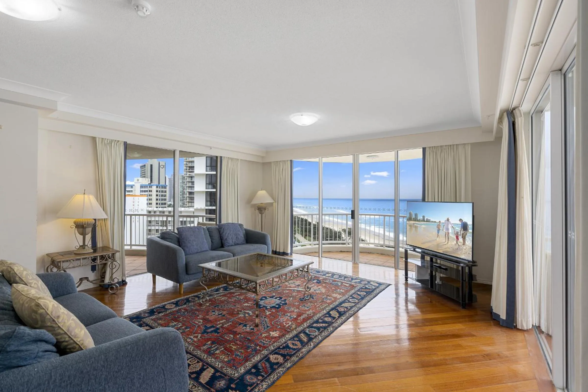 TV and multimedia in Moroccan Resort - HR Surfers Paradise