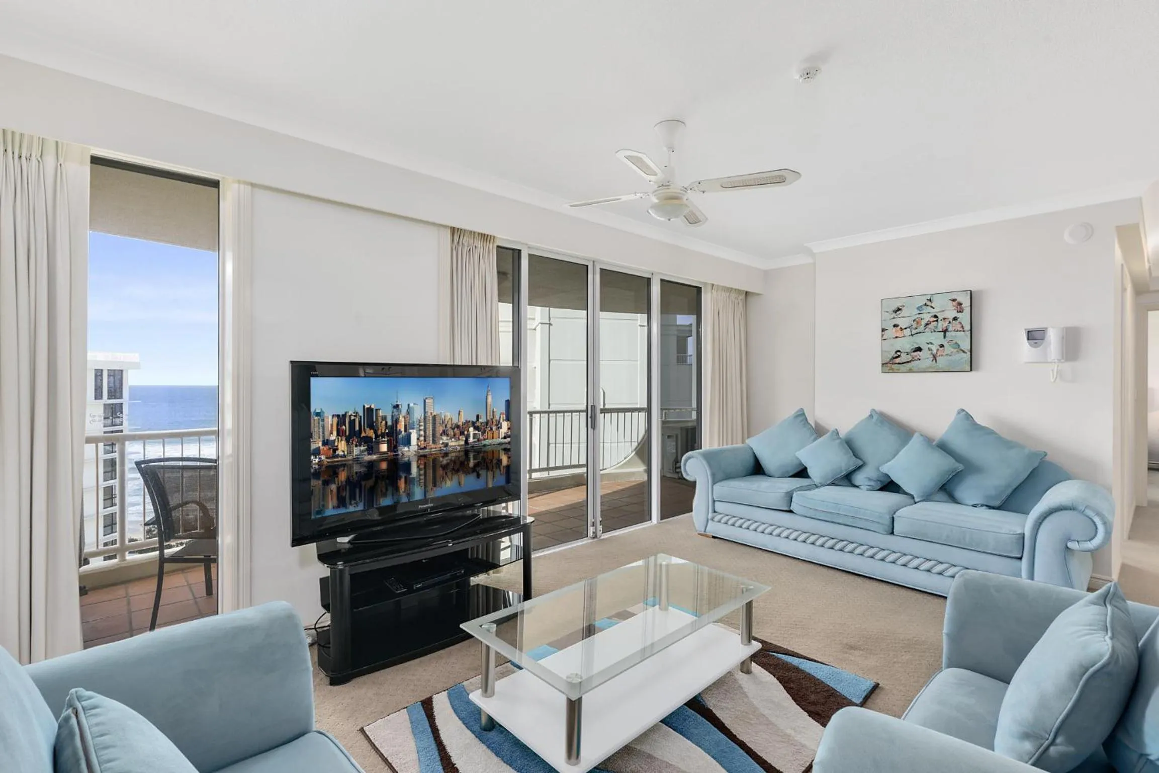 TV and multimedia in Moroccan Resort - HR Surfers Paradise