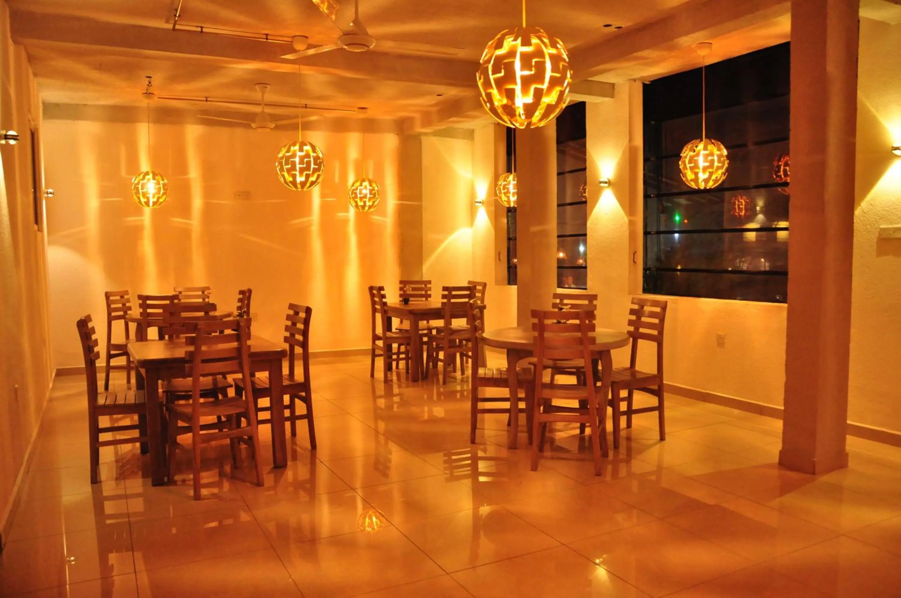 Restaurant/places to eat in El Corazon De Hikkaduwa