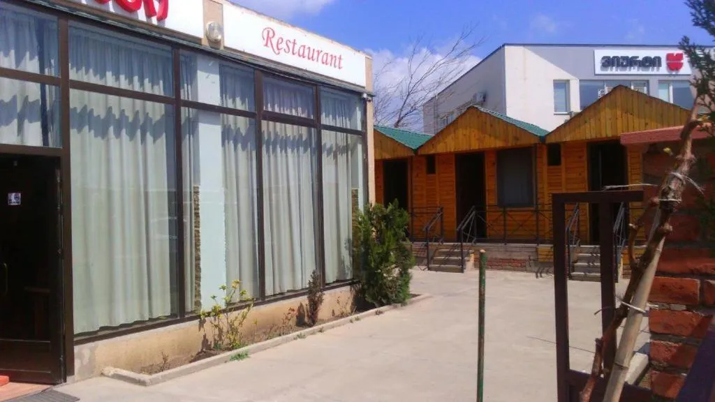 Hotel Lilo near Airport