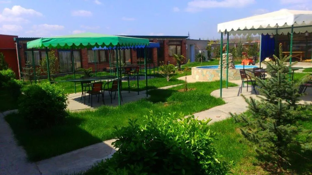 Hotel Lilo near Airport