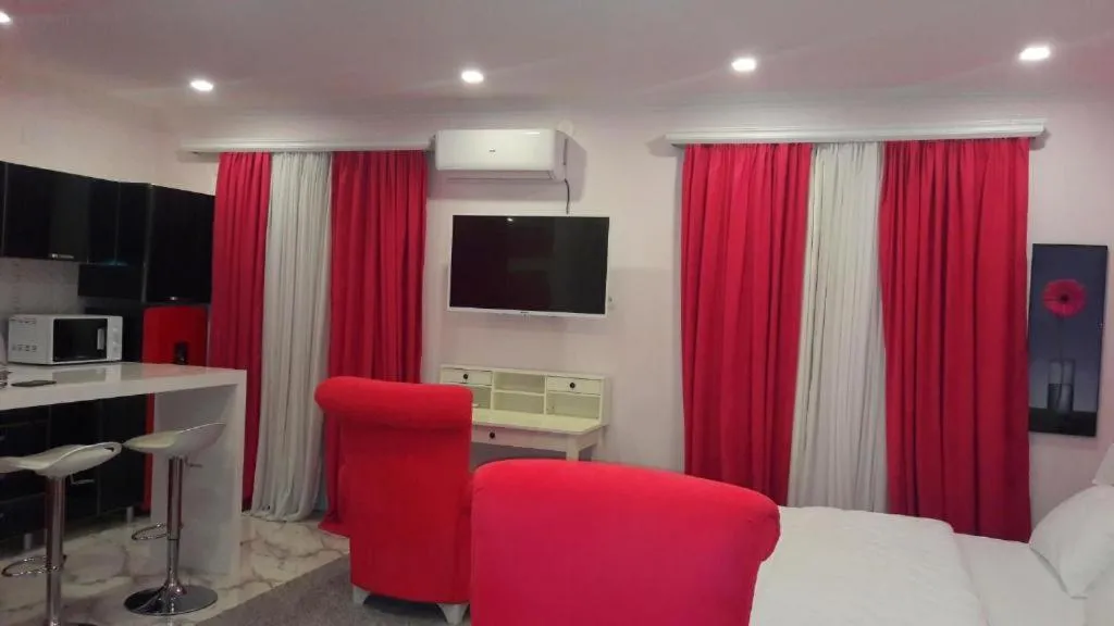 Hotel Lilo near Airport