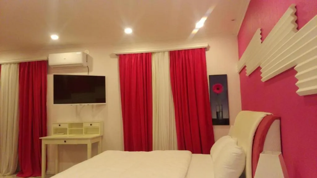 Bed in Hotel Lilo near Airport