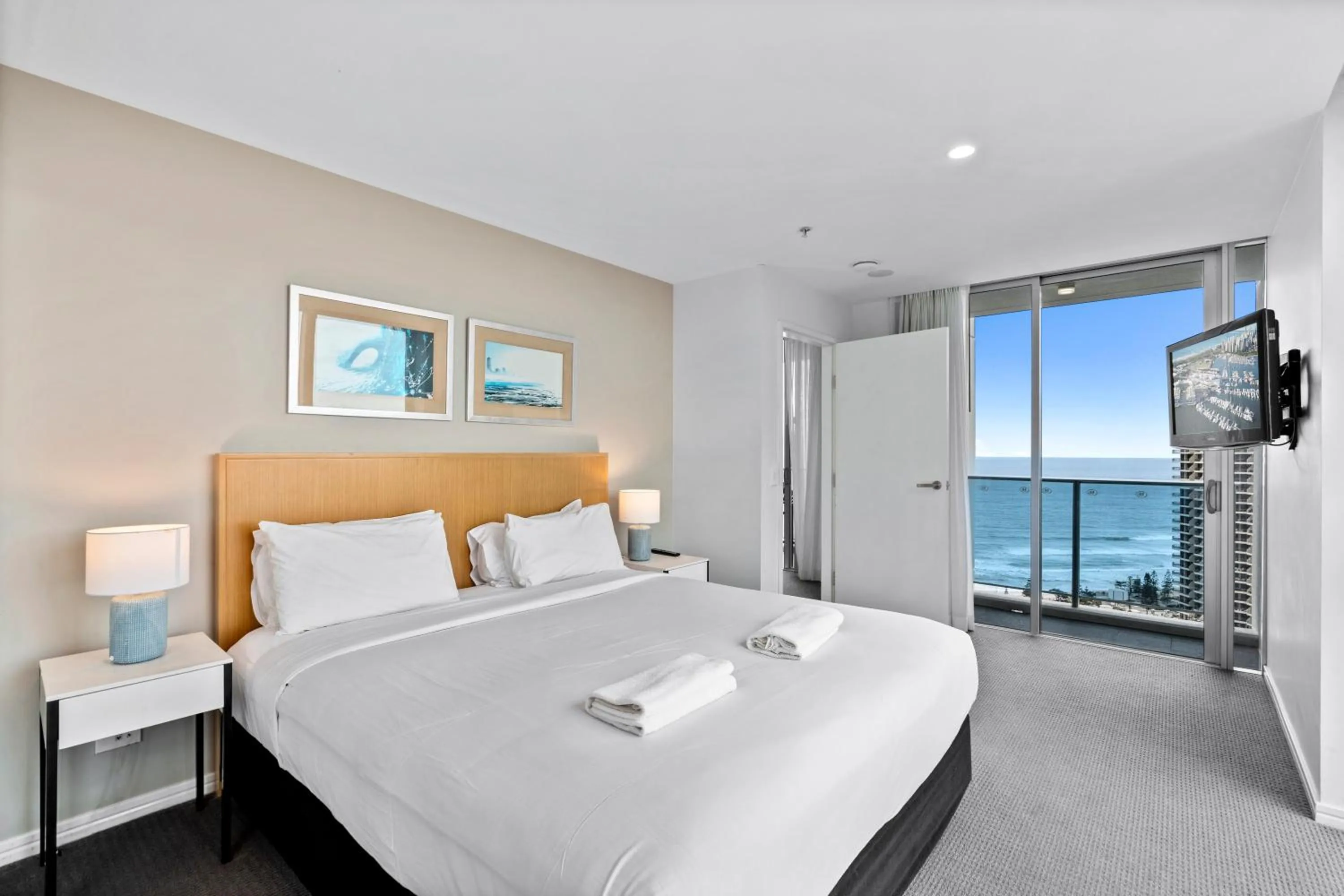 Bedroom, Bed in Orchid Residences - HR Surfers Paradise