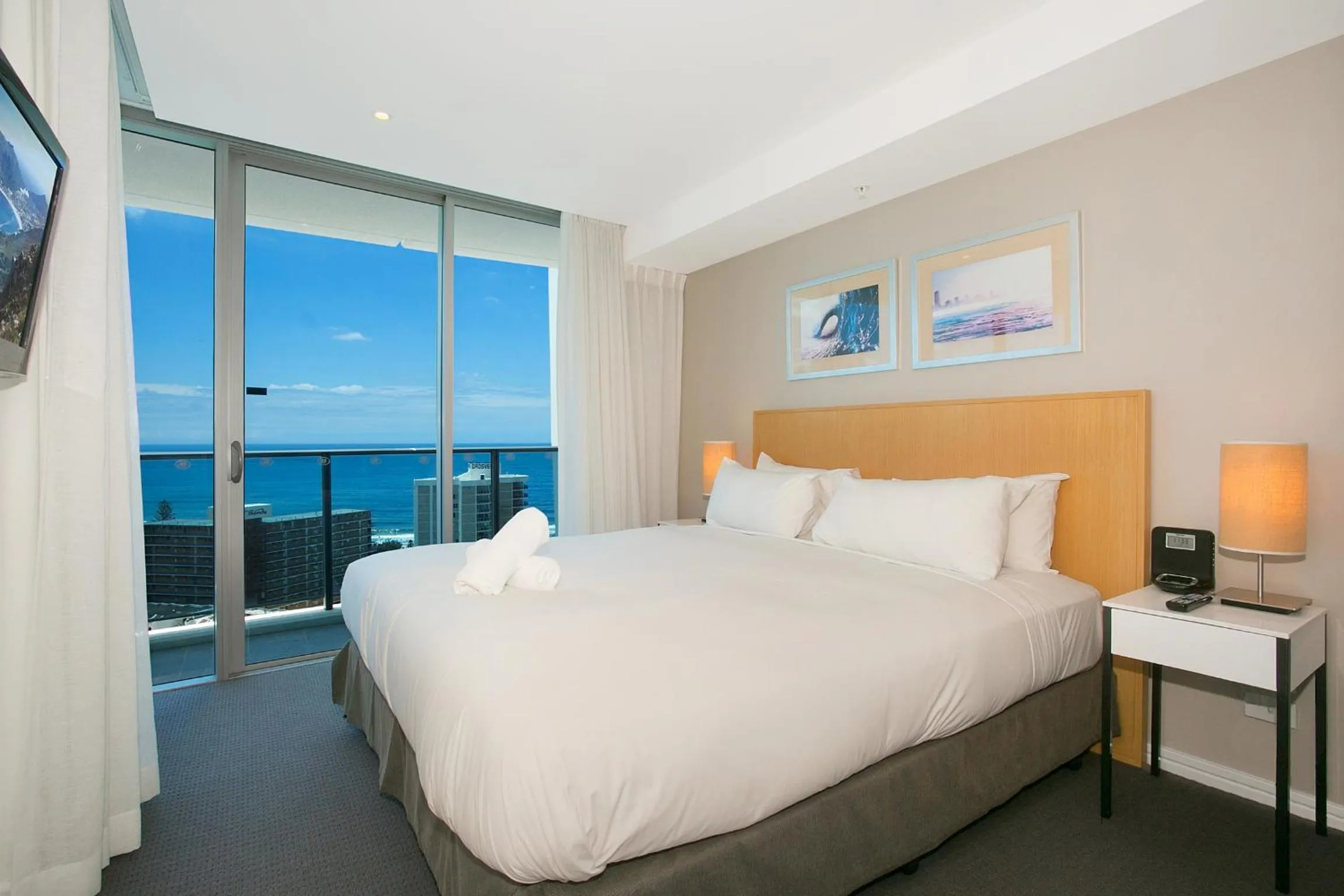 Balcony/Terrace, Bed in Orchid Residences - HR Surfers Paradise