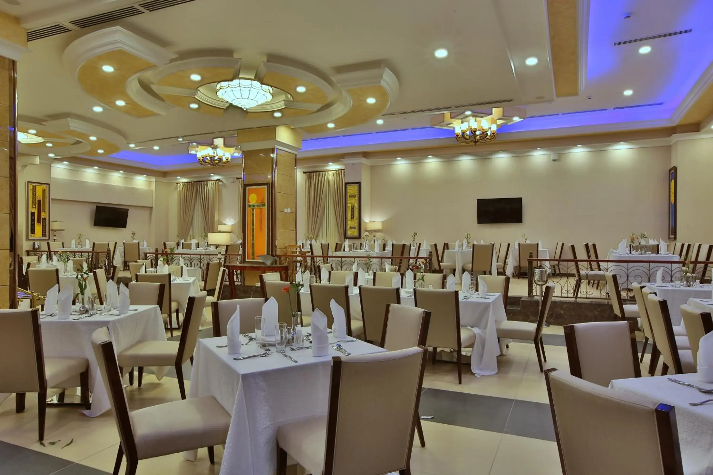 Restaurant/places to eat in Sapphire Addis Restaurant/places to eat in Sapphire Addis