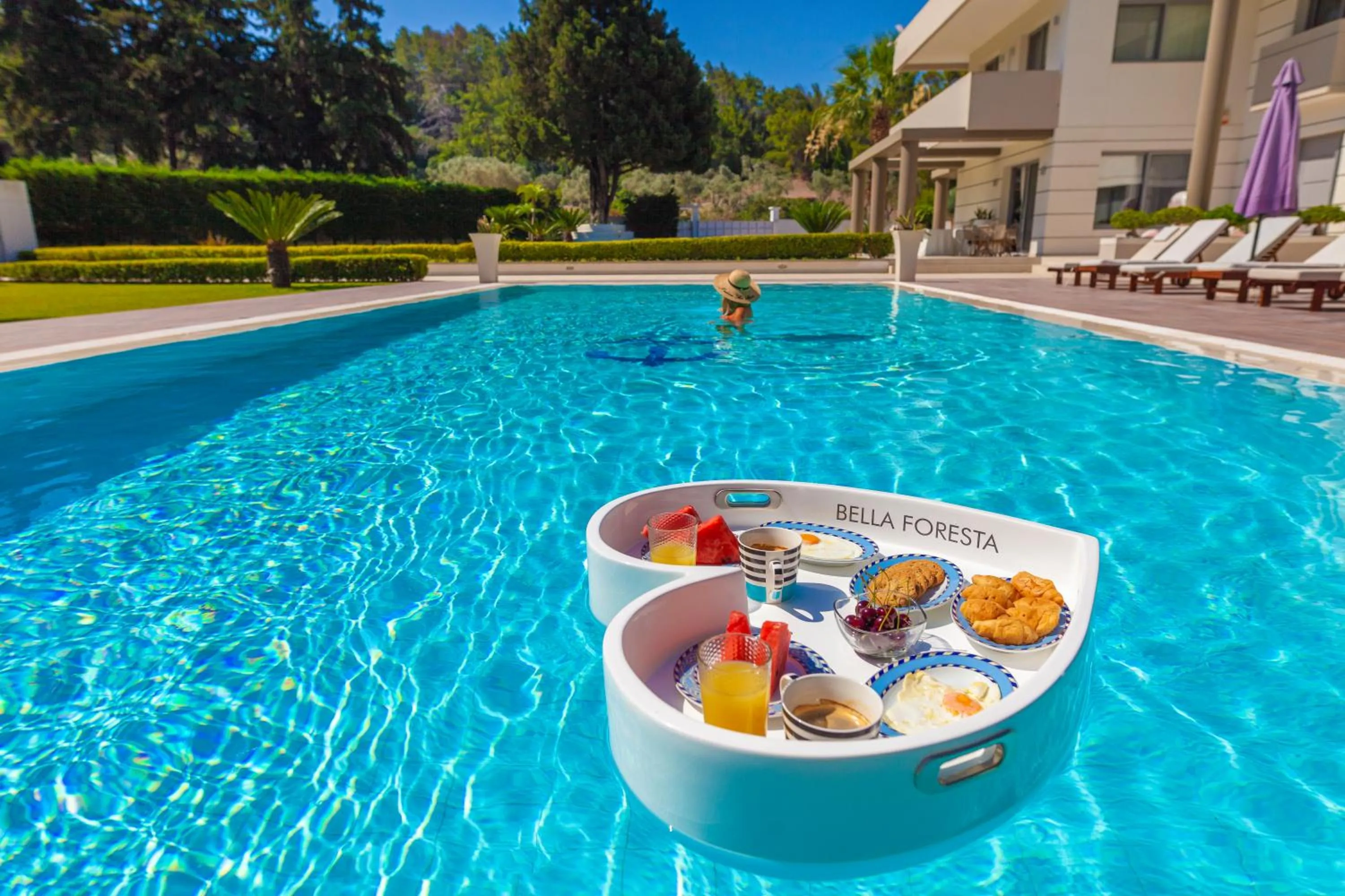 Swimming pool in Bella Foresta Villa