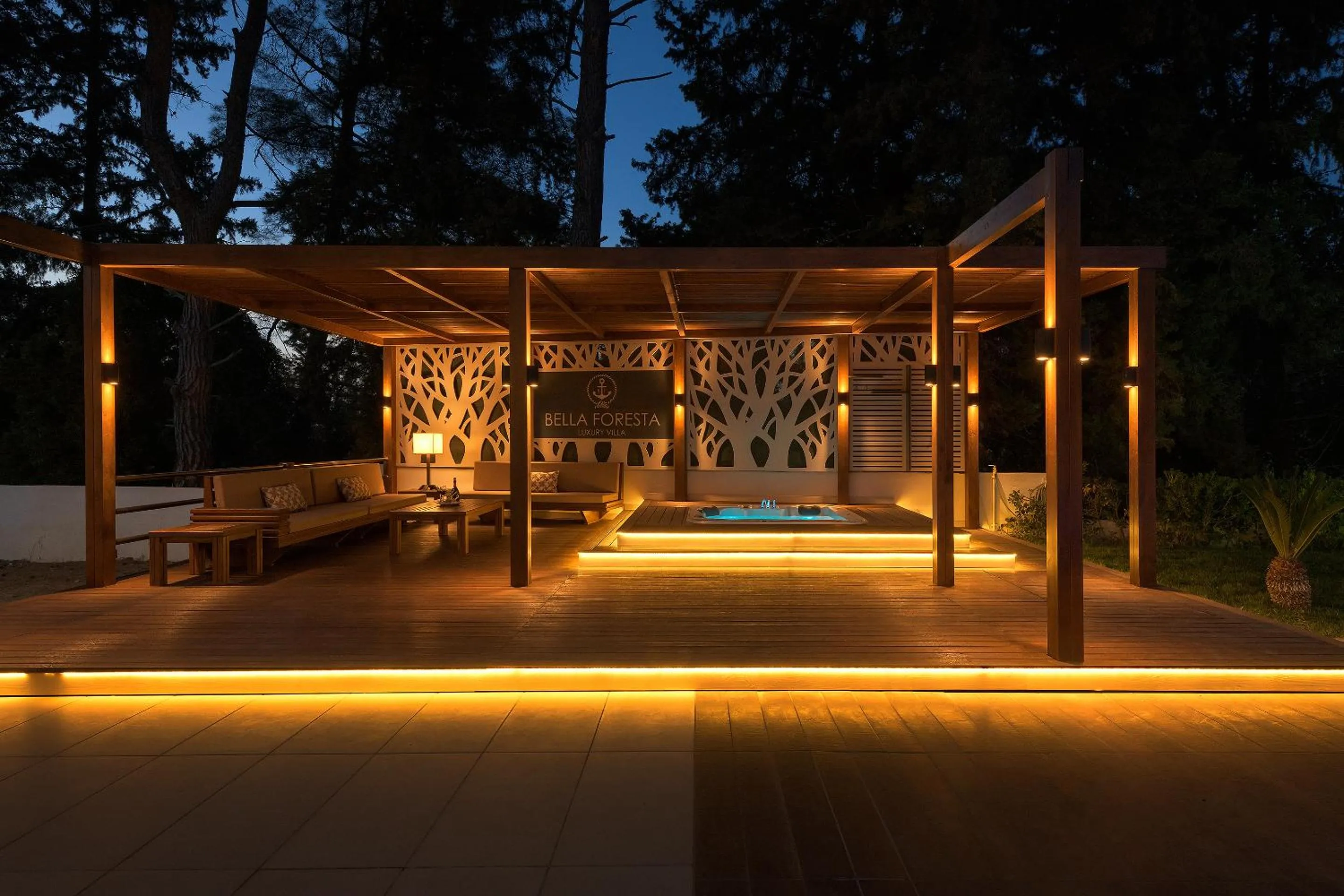 Restaurant/places to eat in Bella Foresta Villa