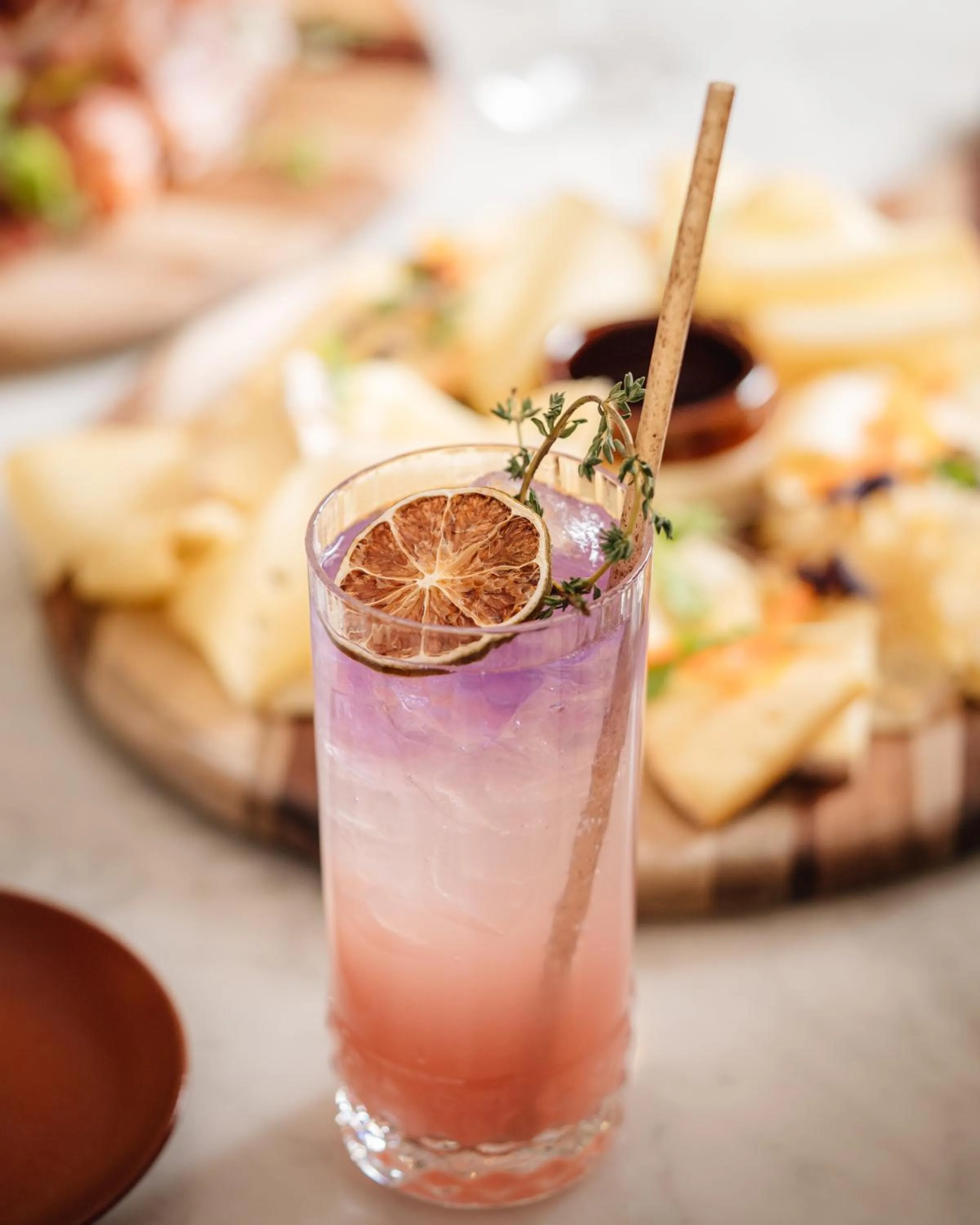 Restaurant/places to eat in Montreal Marriott Chateau Champlain