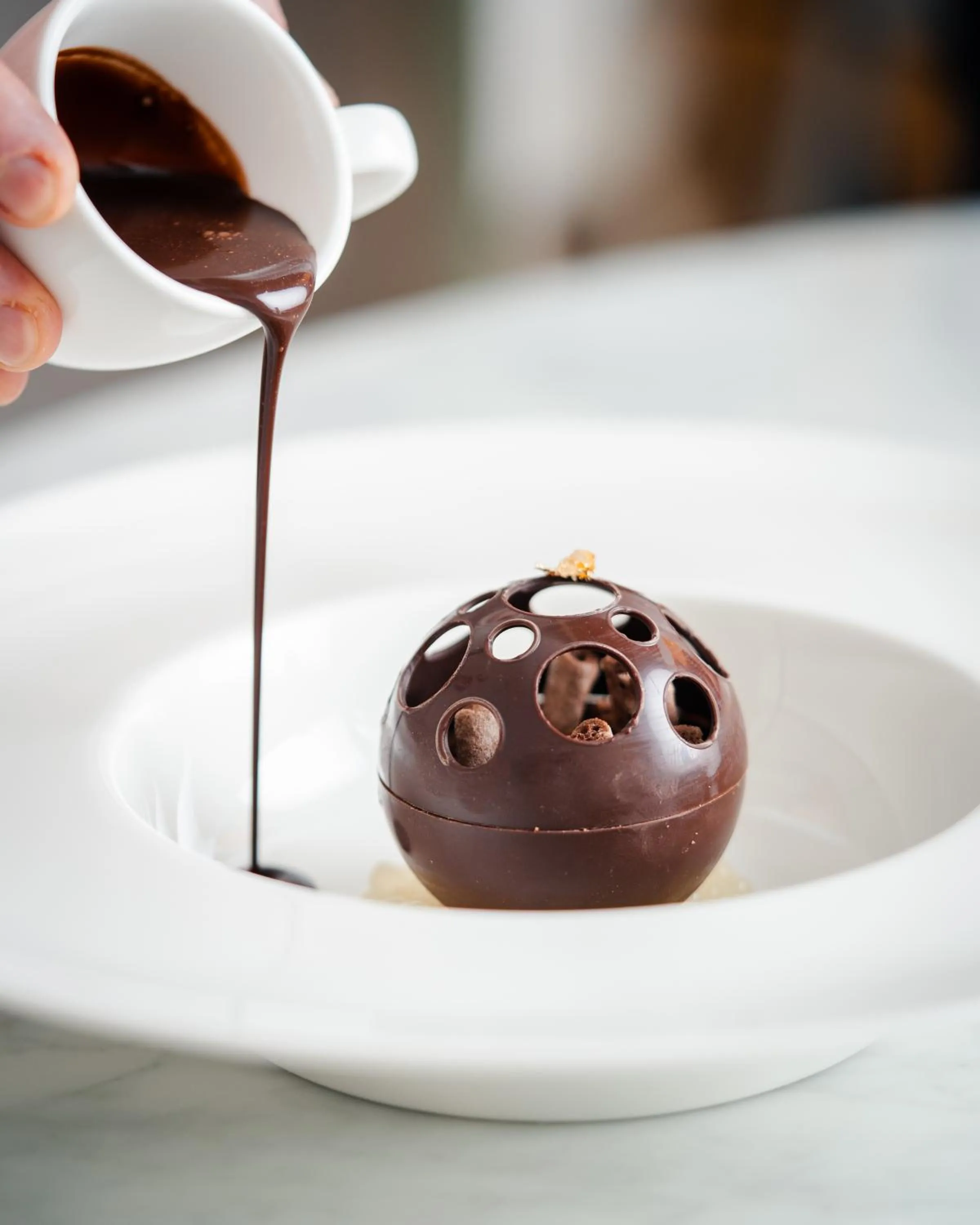 Restaurant/places to eat in Montreal Marriott Chateau Champlain