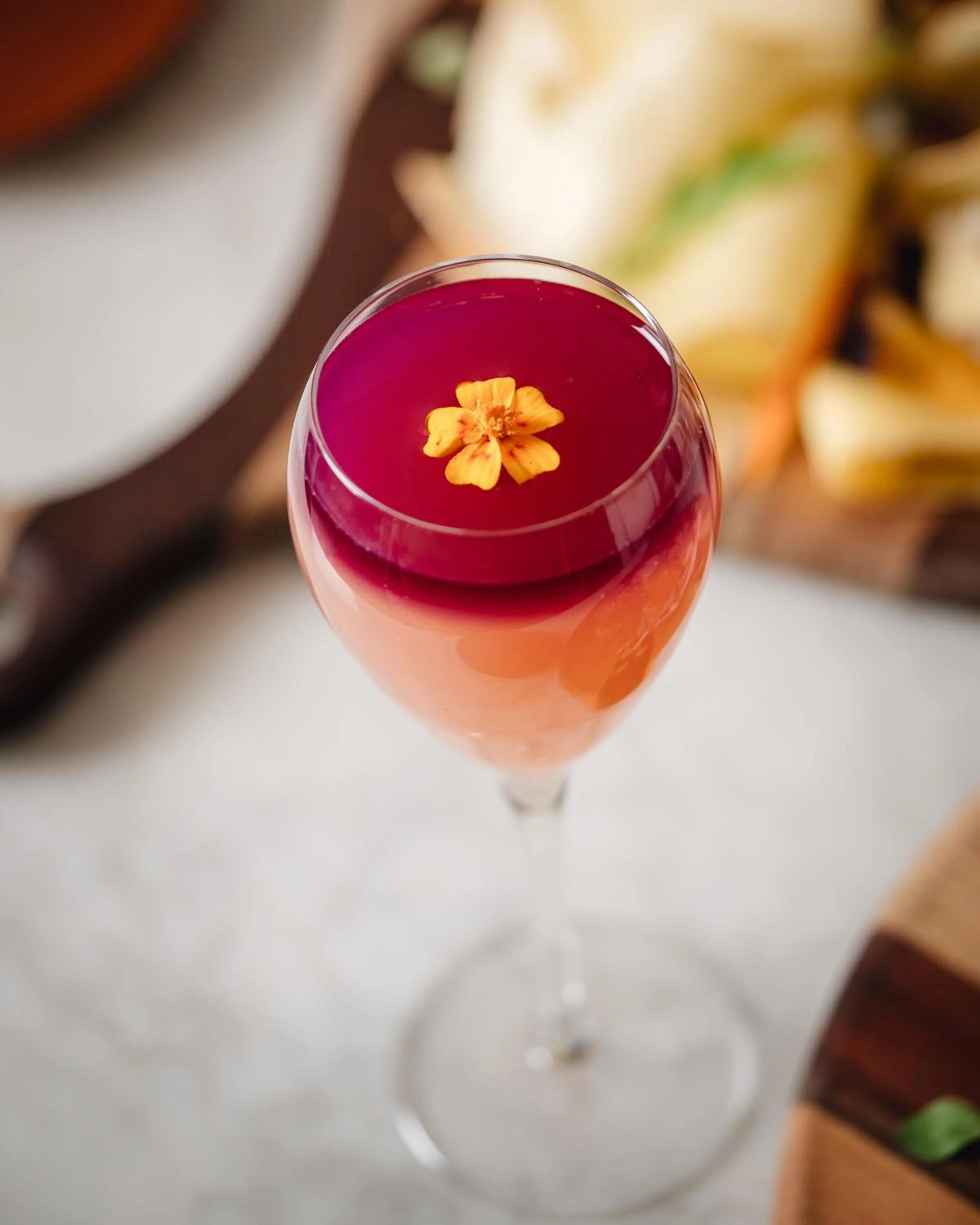 Restaurant/places to eat in Montreal Marriott Chateau Champlain