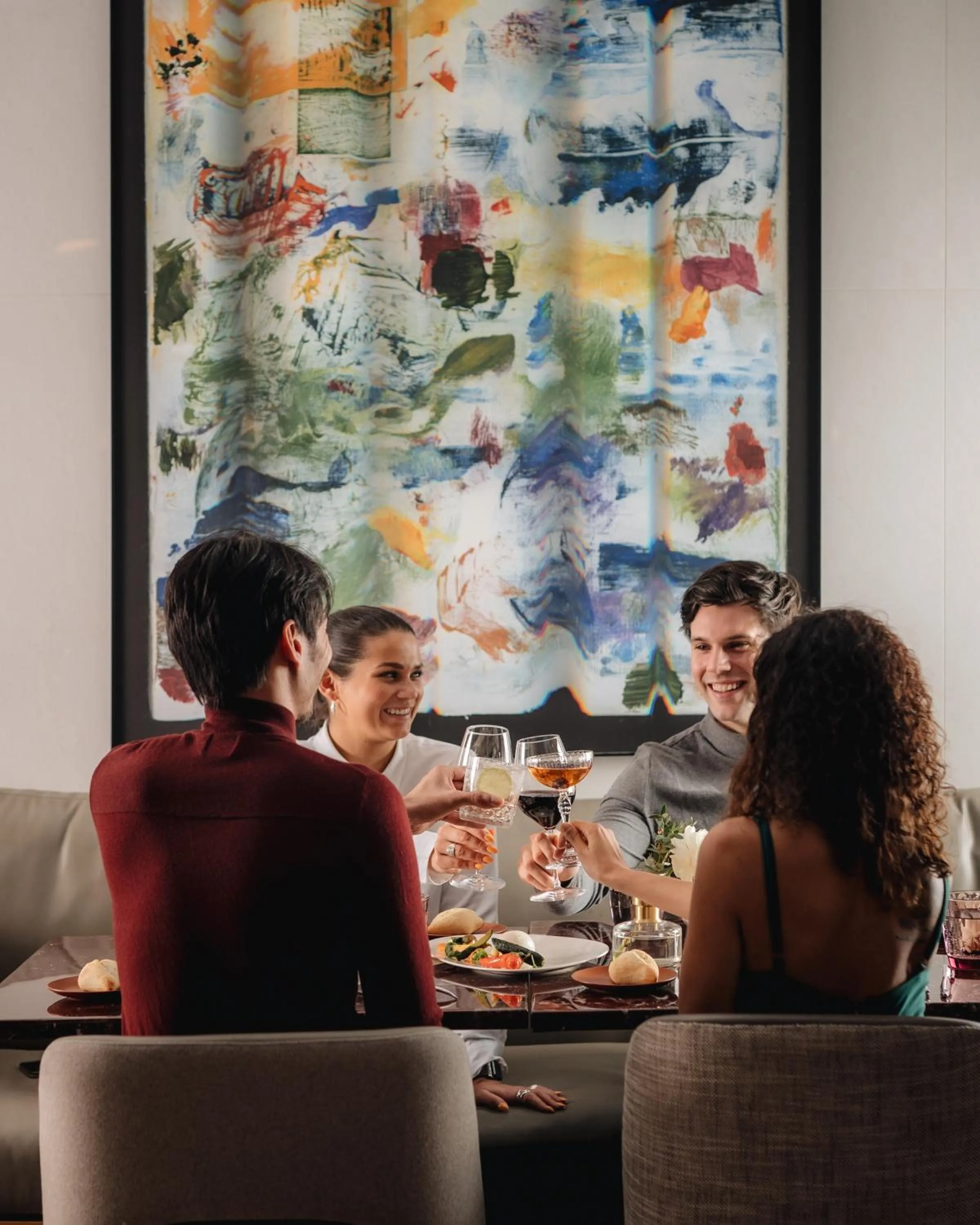 Restaurant/places to eat in Montreal Marriott Chateau Champlain