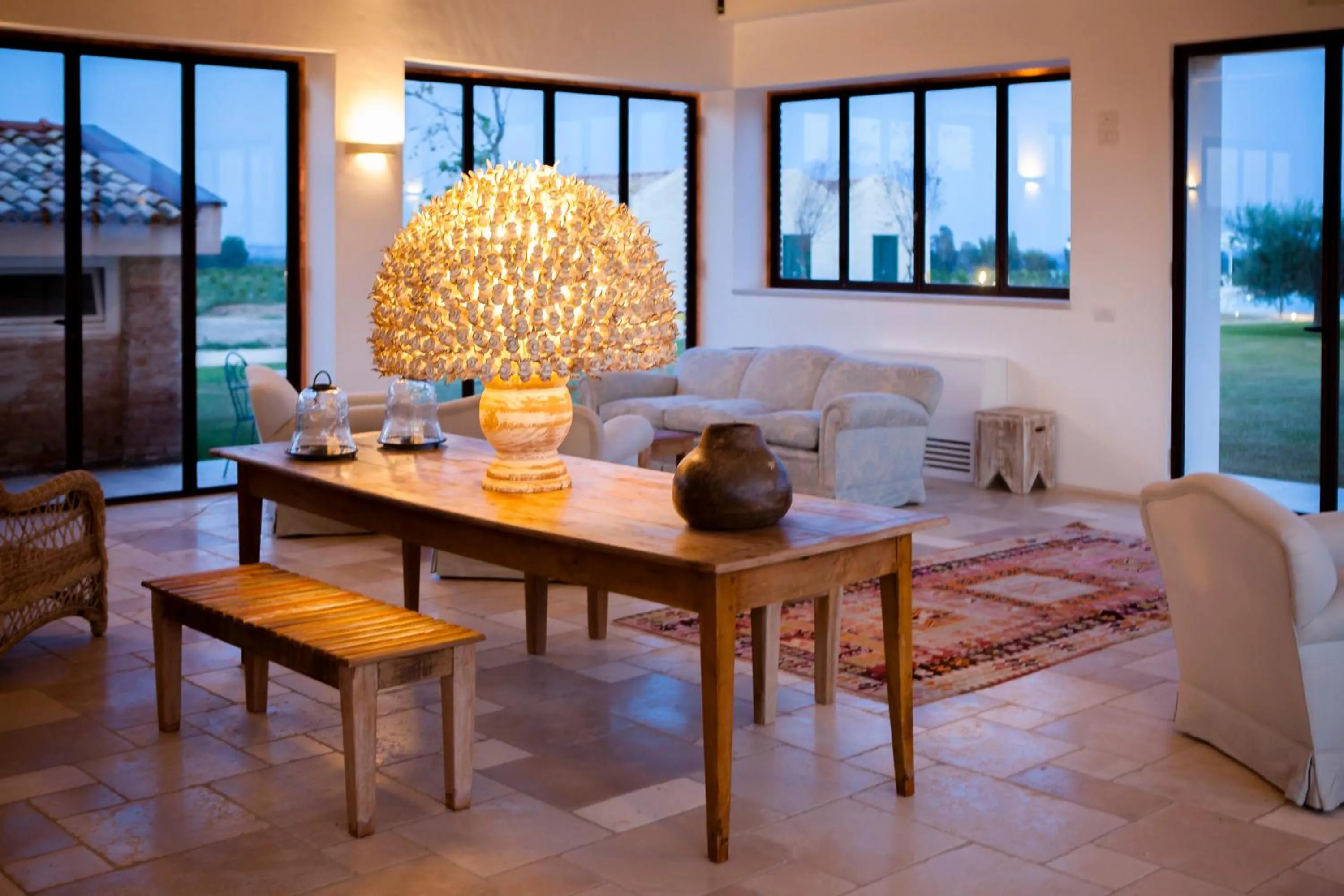 Communal lounge/ TV room in Agrumare Farm Holiday
