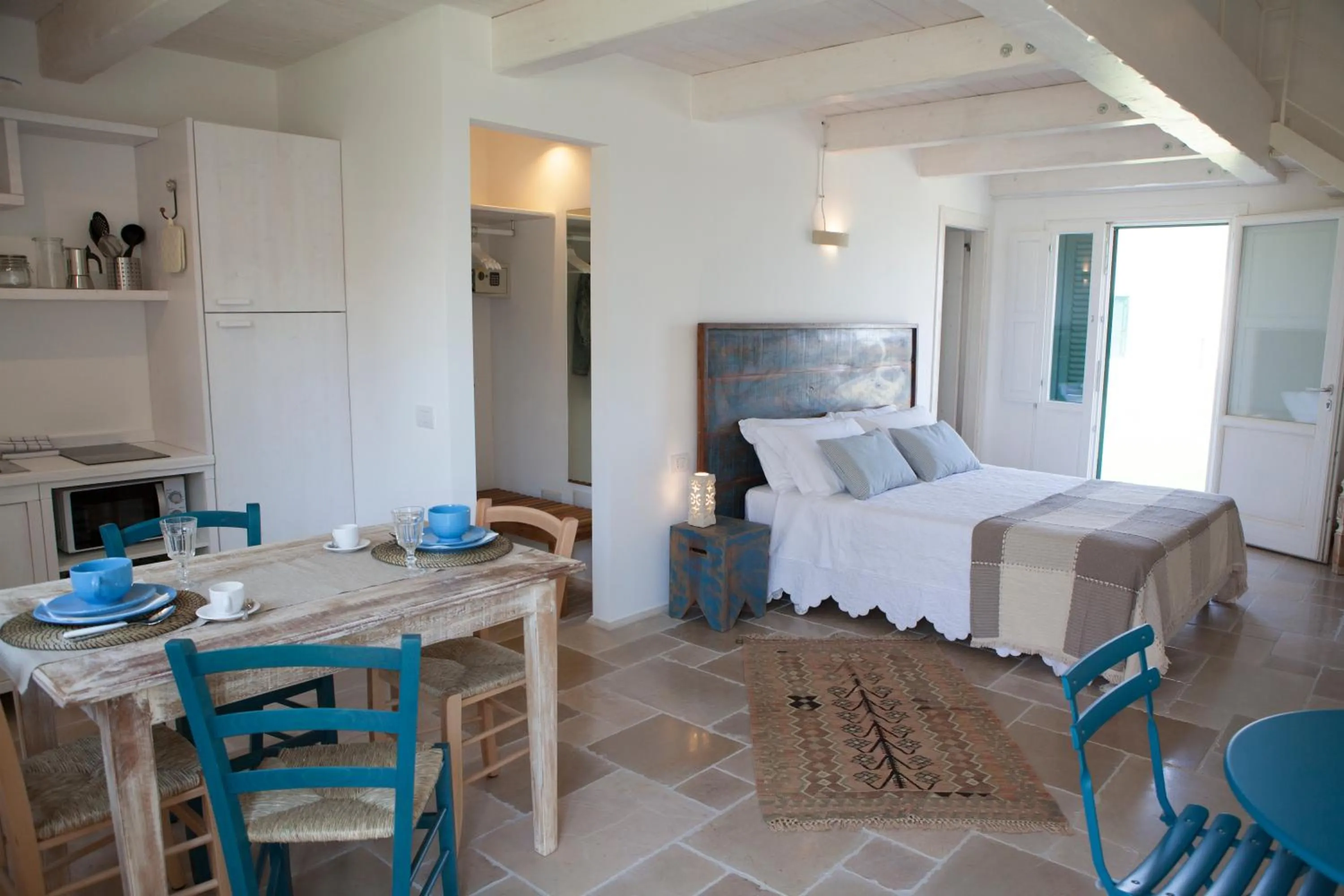 Kitchen or kitchenette, Bed in Agrumare Farm Holiday
