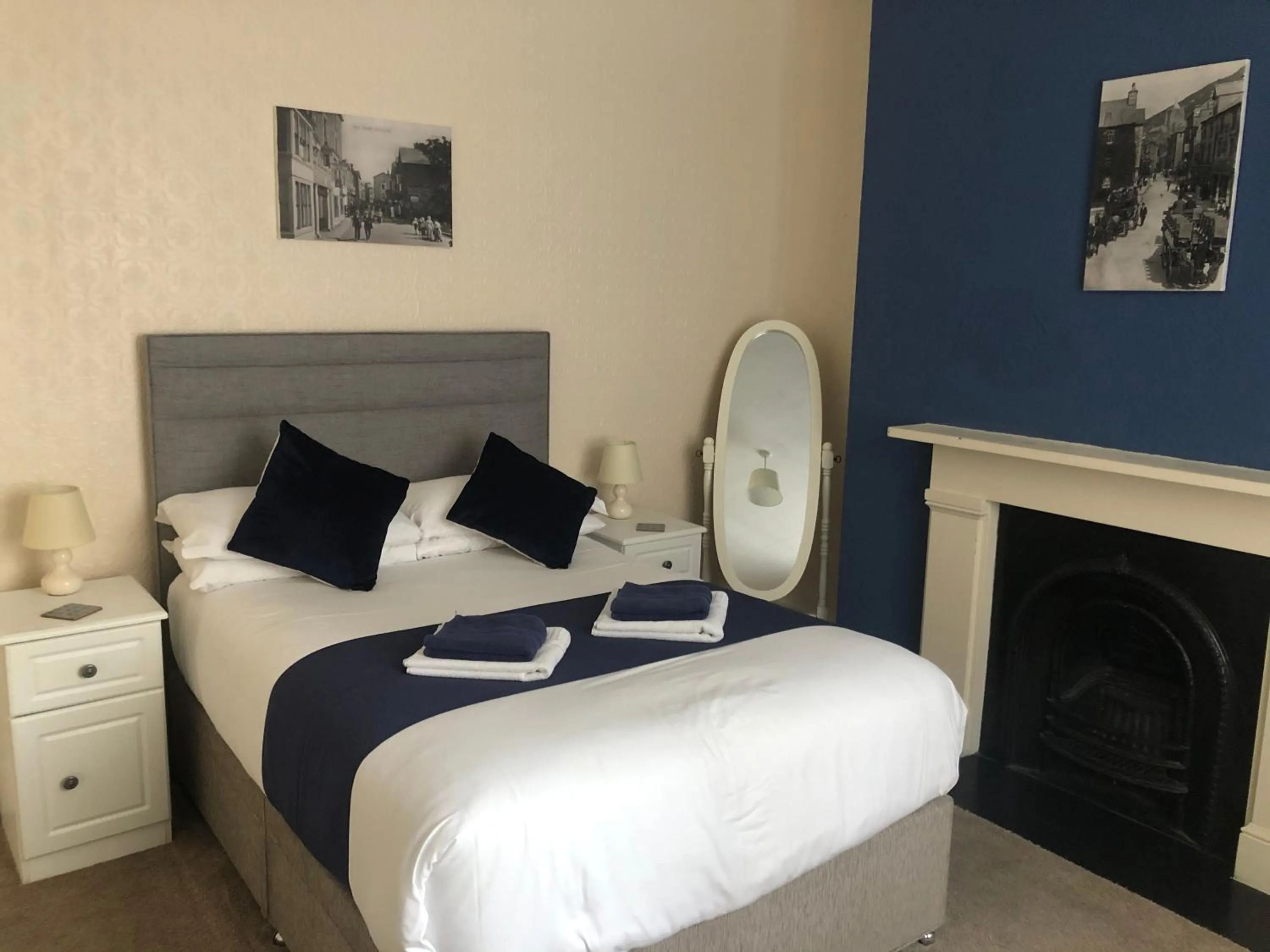 Bed in Leamington House