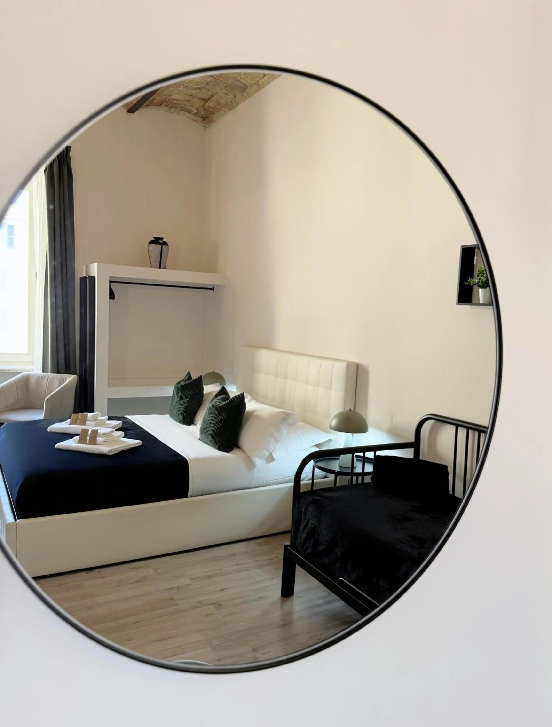 Seating area, Bed in San Pietro Rooms 84